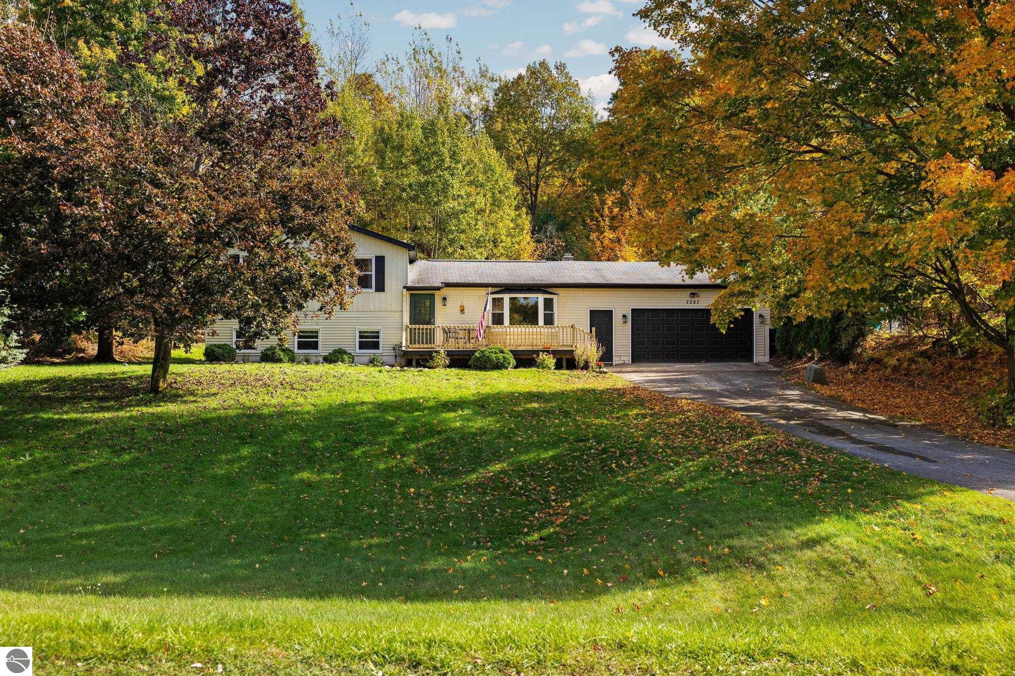 7297 Whispering Hills