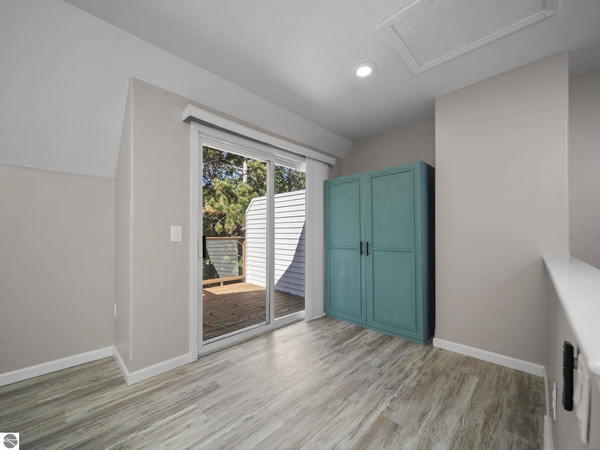 4033 Sherwood Forest Drive