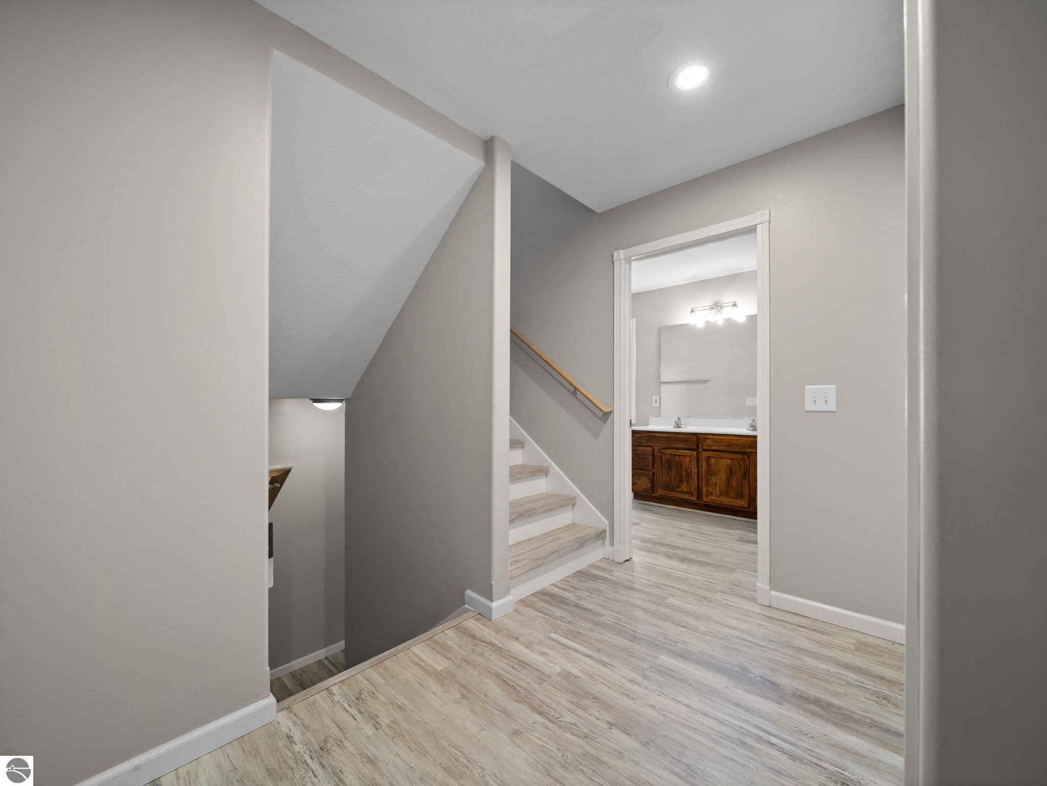 4033 Sherwood Forest Drive