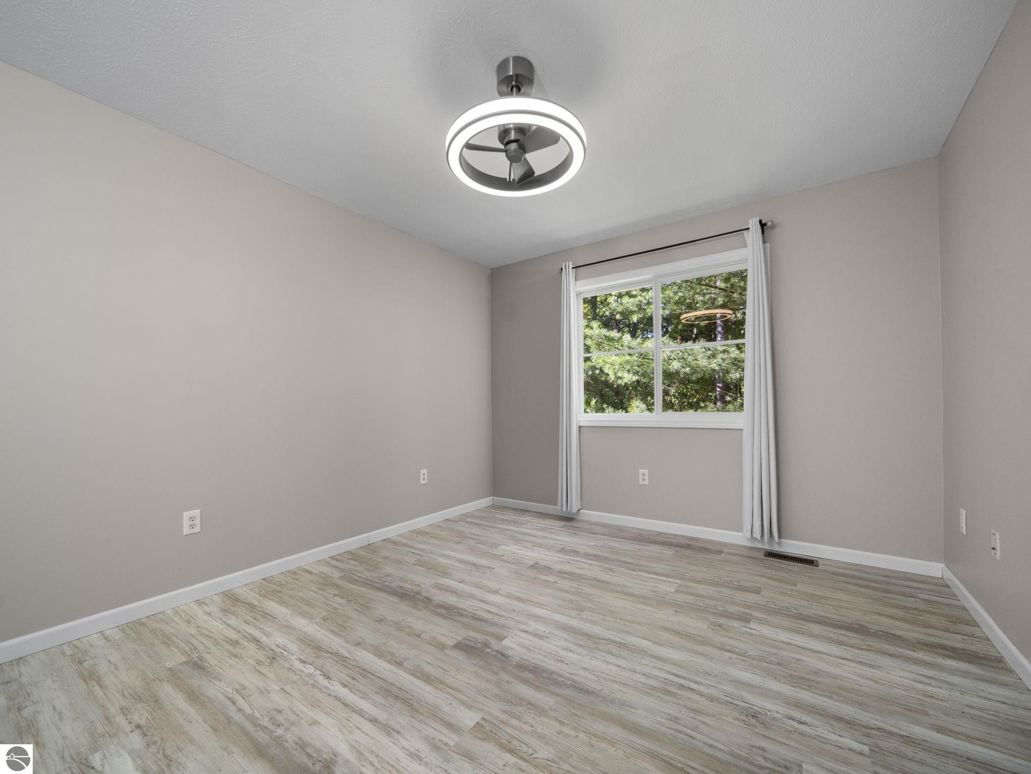 4033 Sherwood Forest Drive