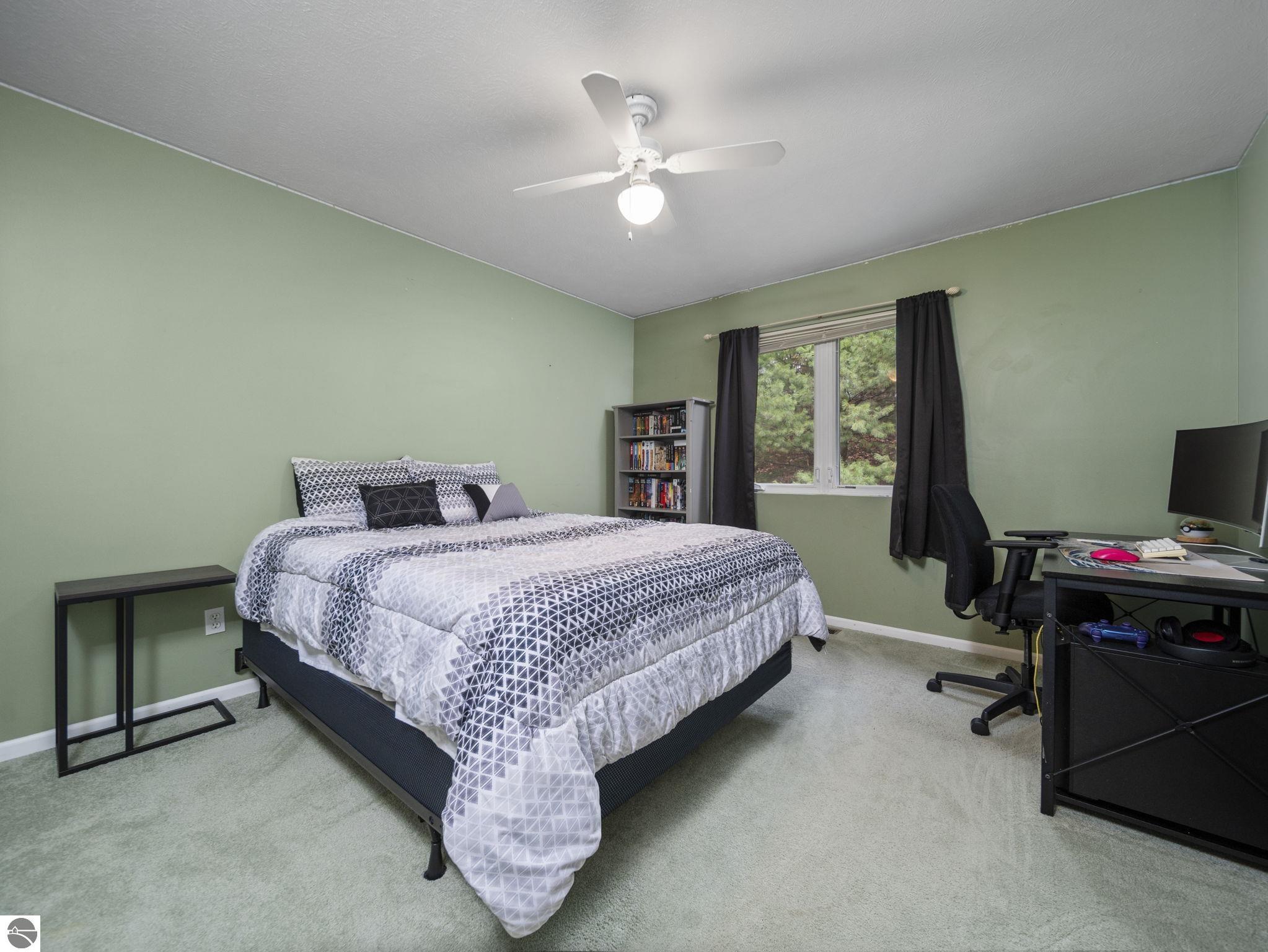 3948 Sherwood Forest Drive
