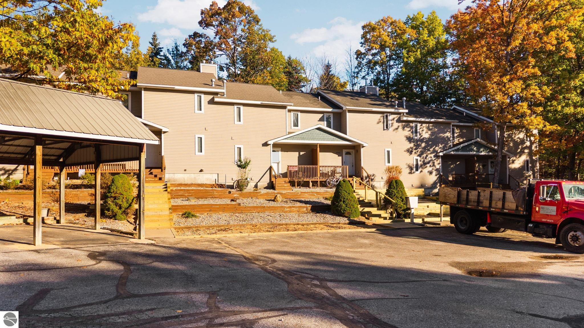 3948 Sherwood Forest Drive