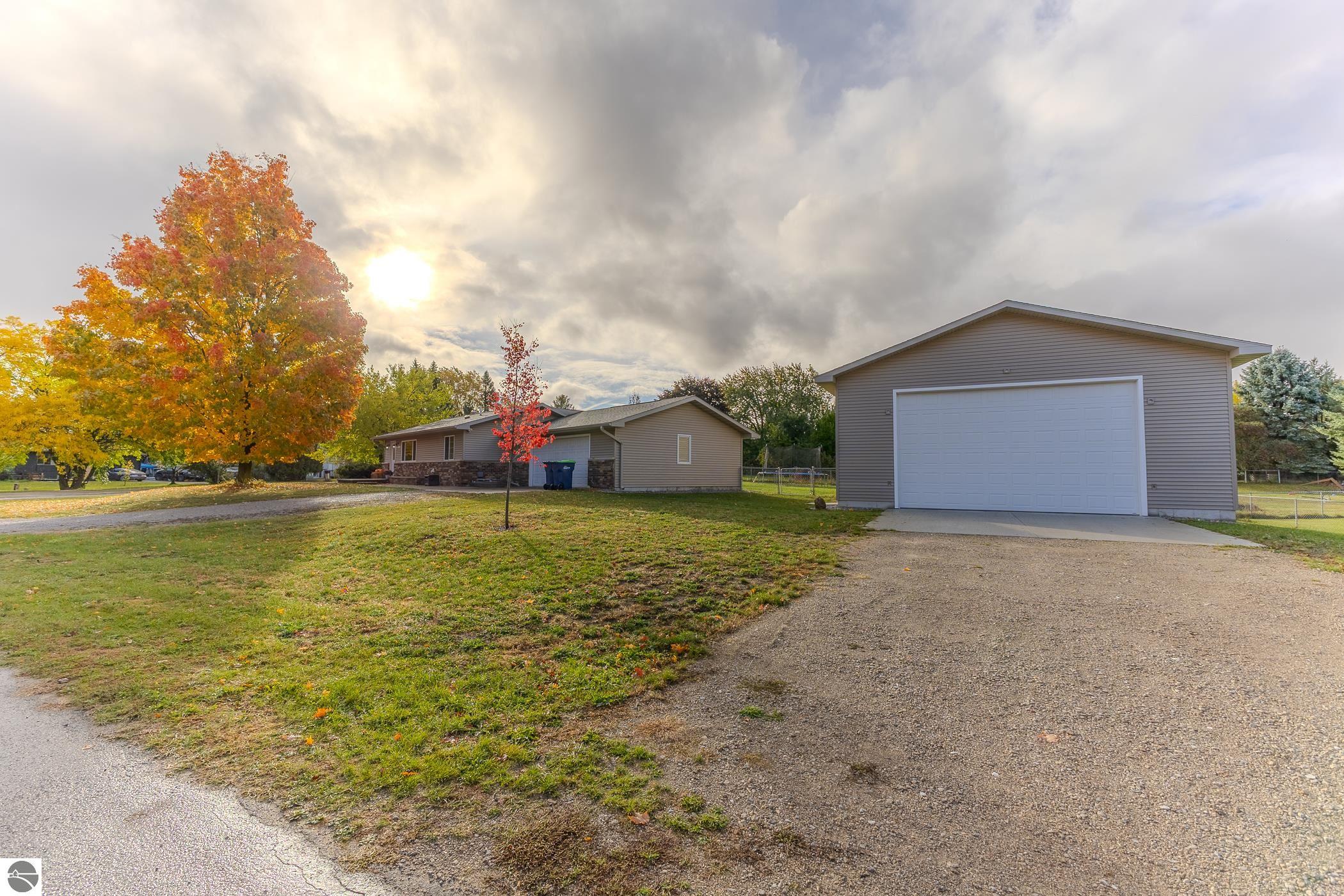 3093 Horseshoe Drive