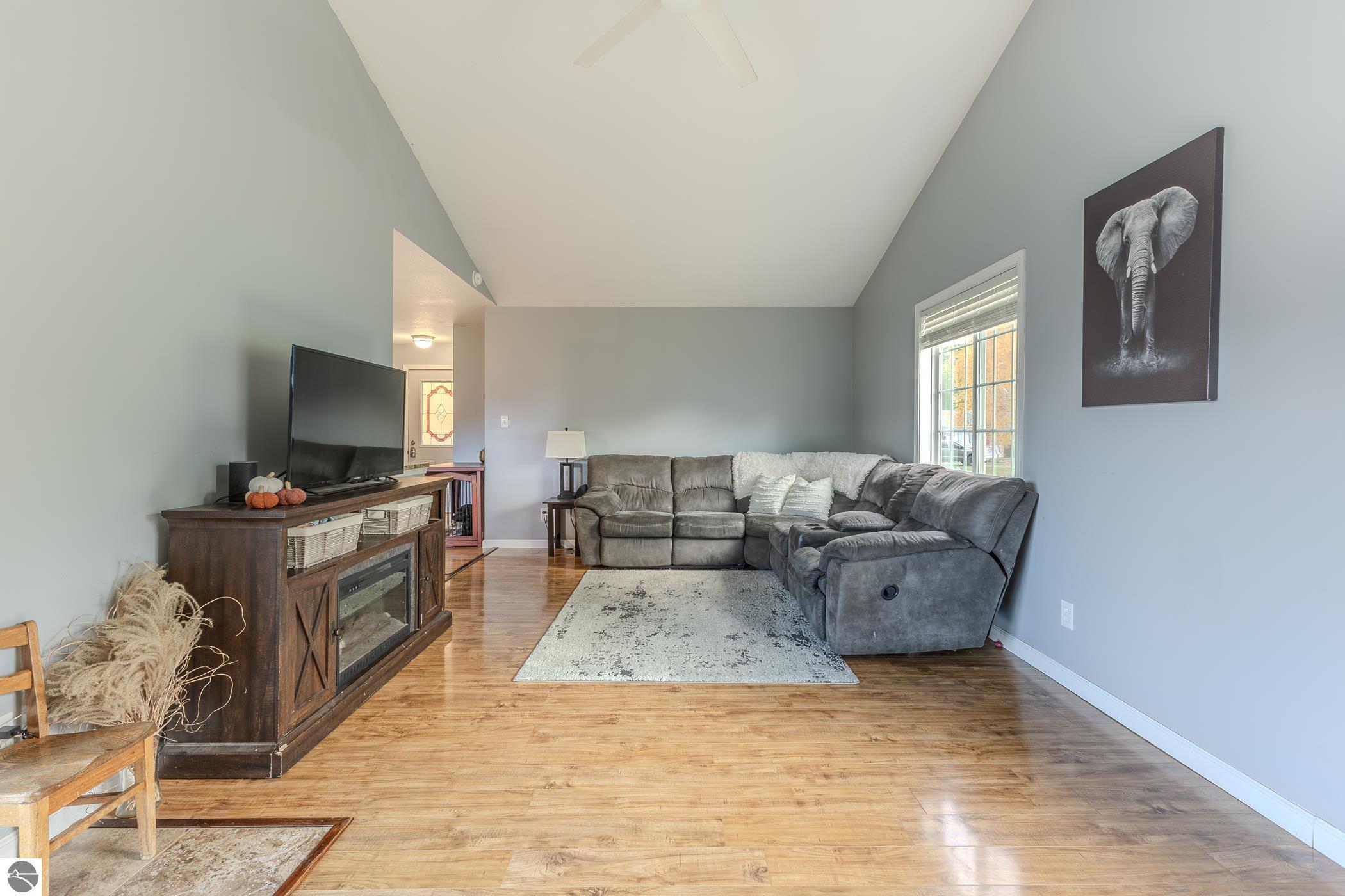 3093 Horseshoe Drive