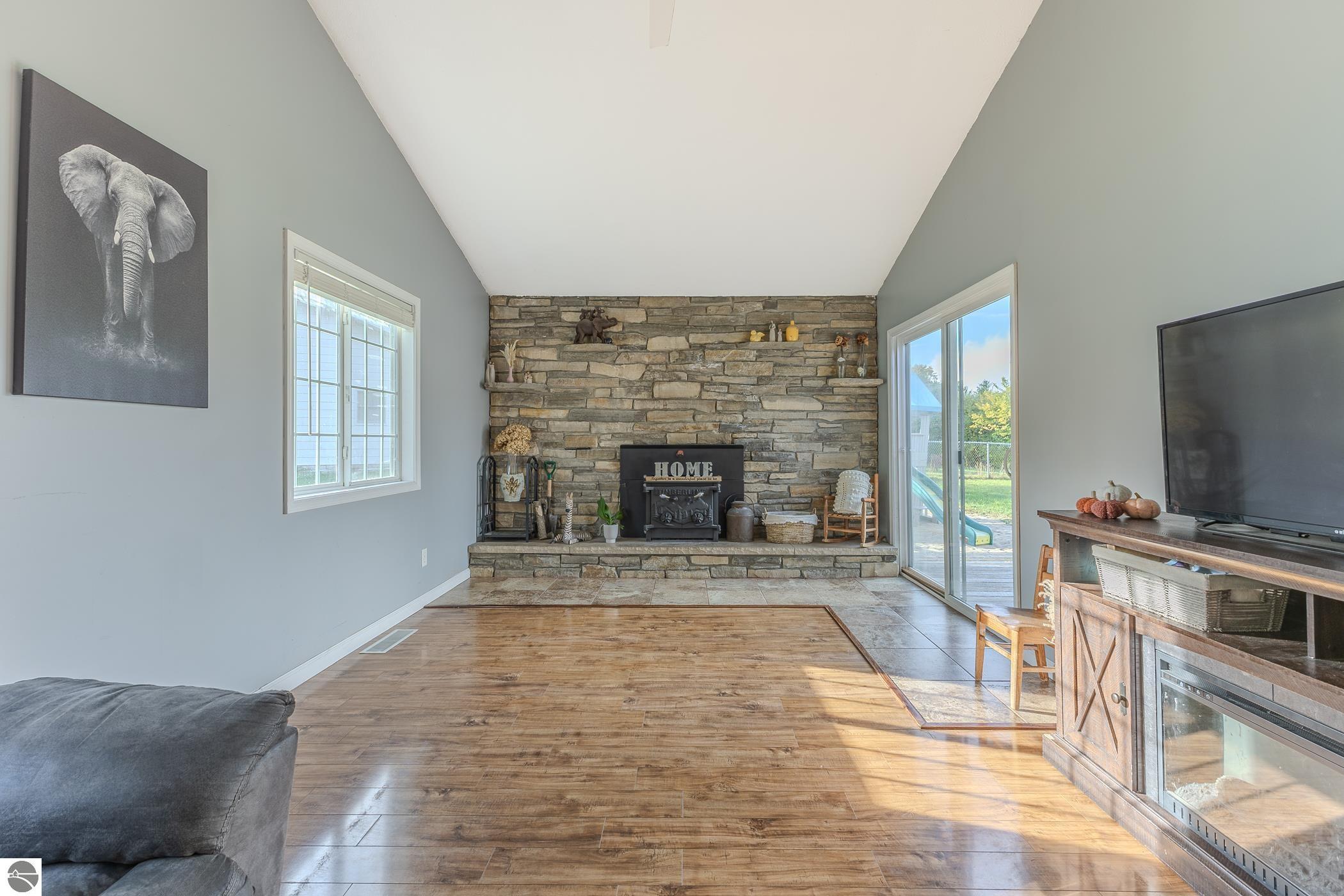3093 Horseshoe Drive