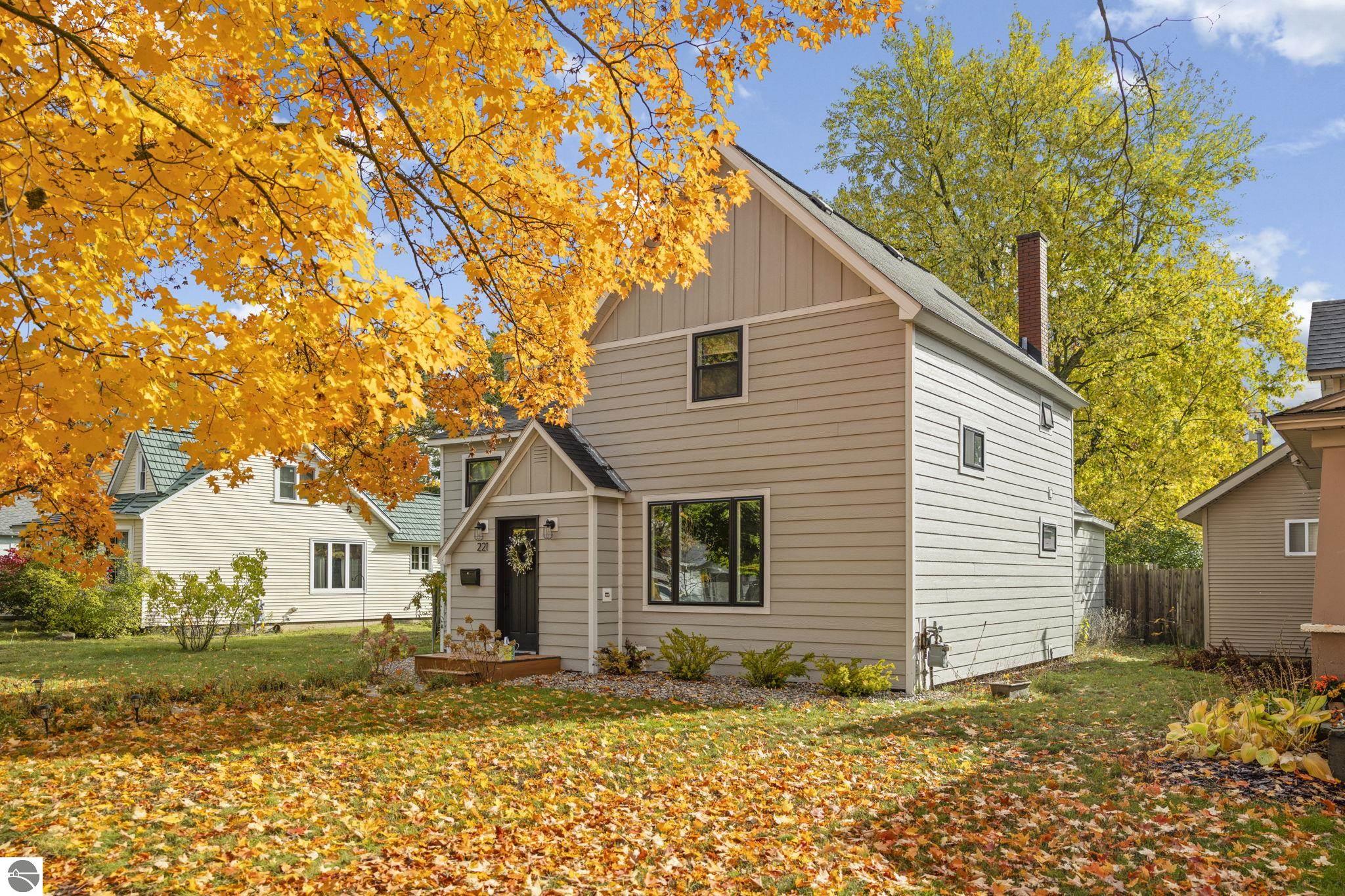 221 W Fifteenth Street