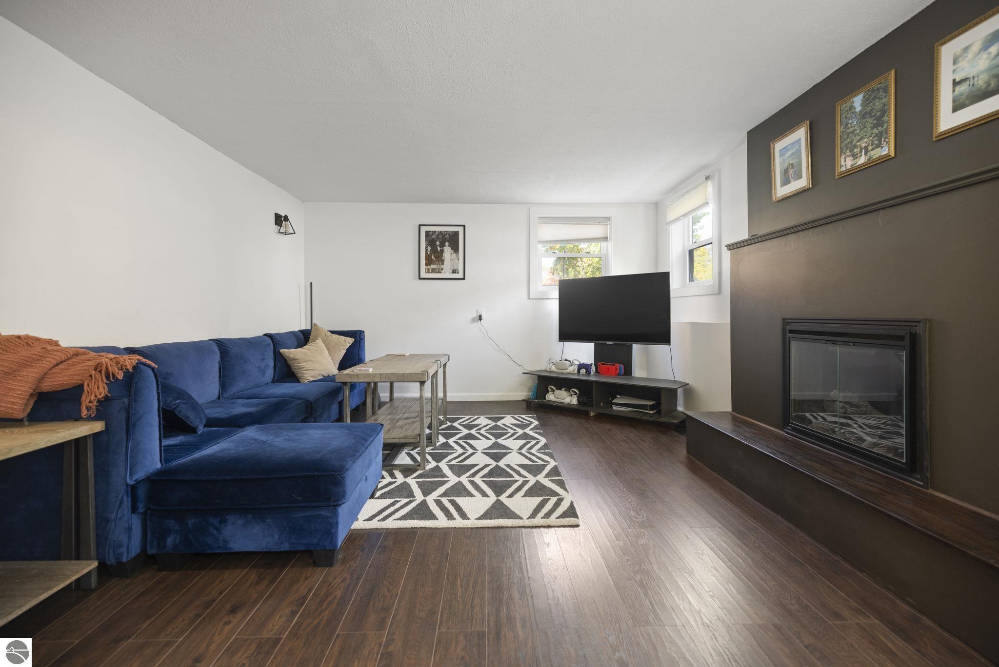 221 W Fifteenth Street