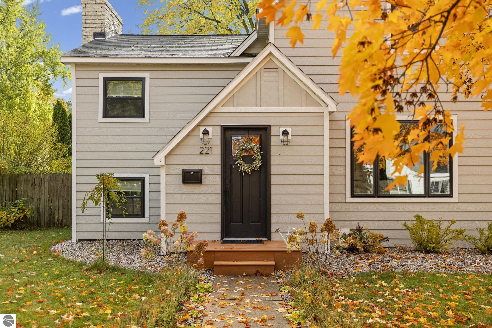 221 W Fifteenth Street