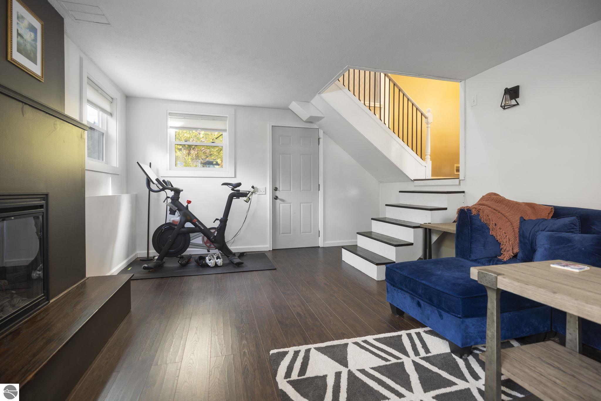 221 W Fifteenth Street