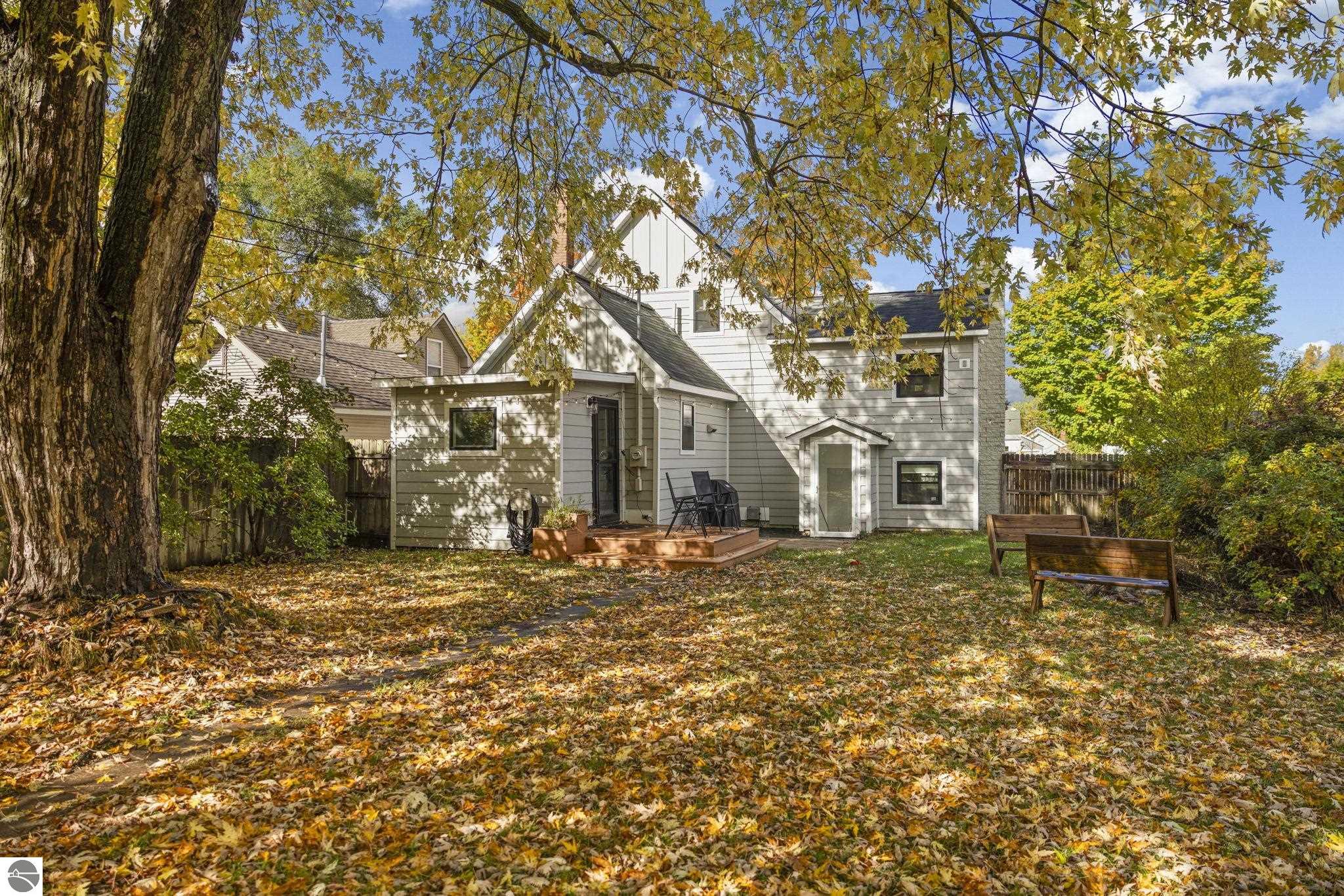 221 W Fifteenth Street