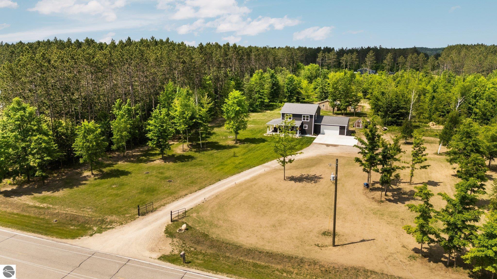 6330 Lund Road, Sw