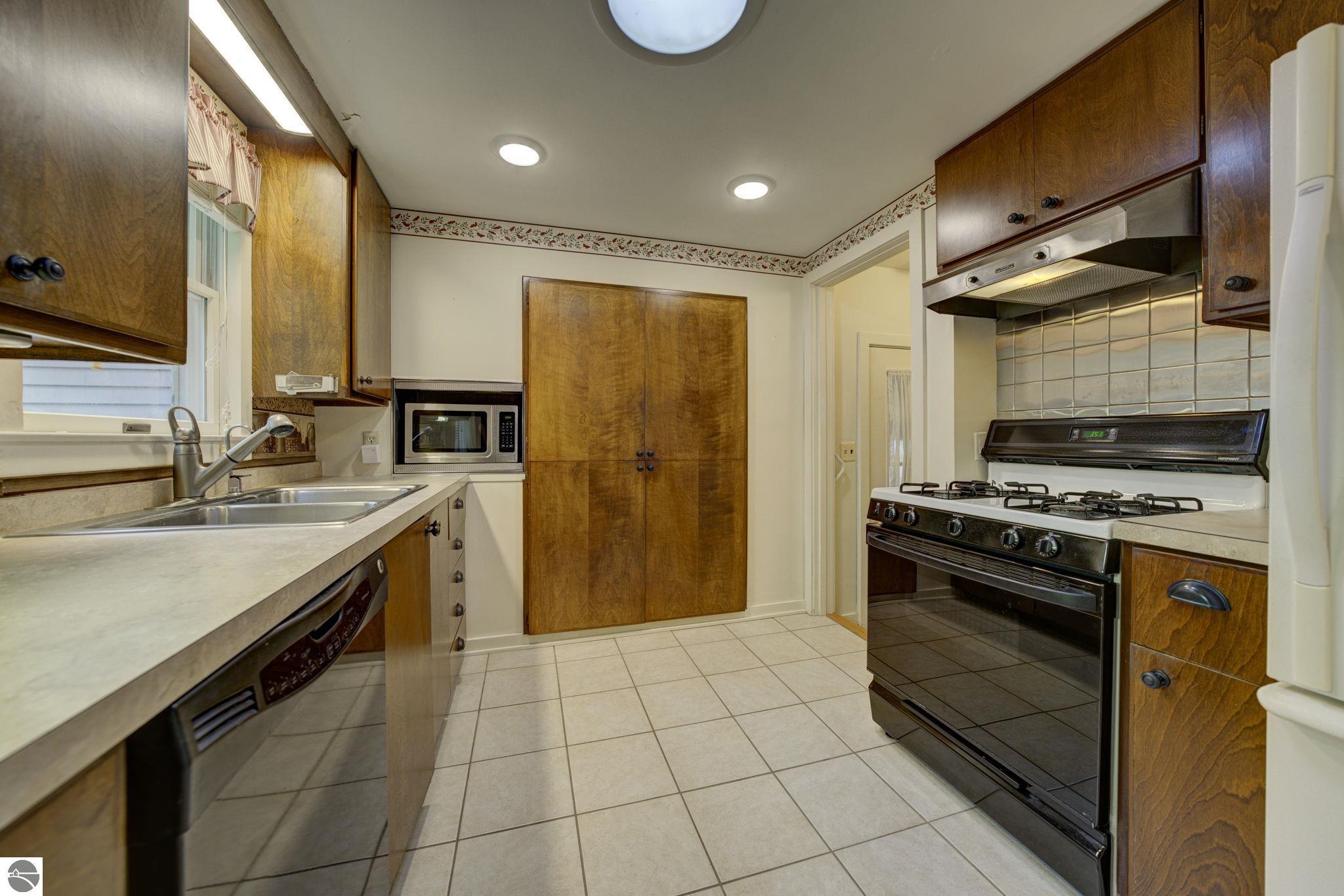 624 Fenton Street
