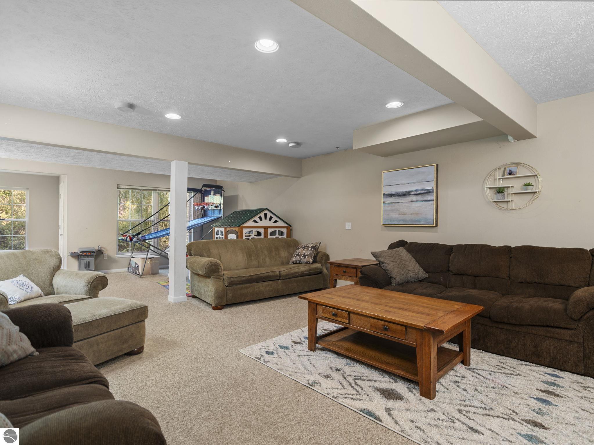 3934 Hidden Creek