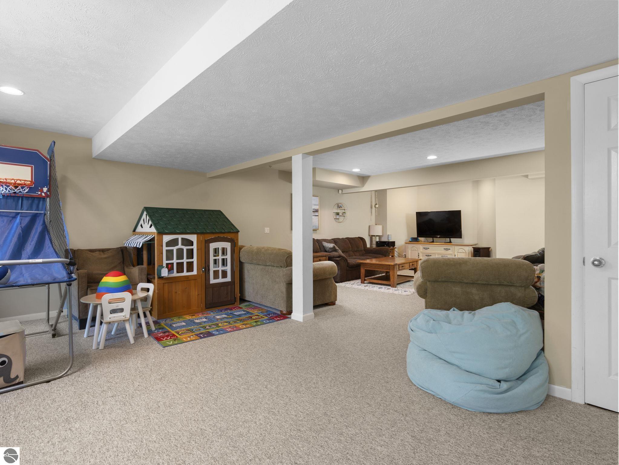 3934 Hidden Creek