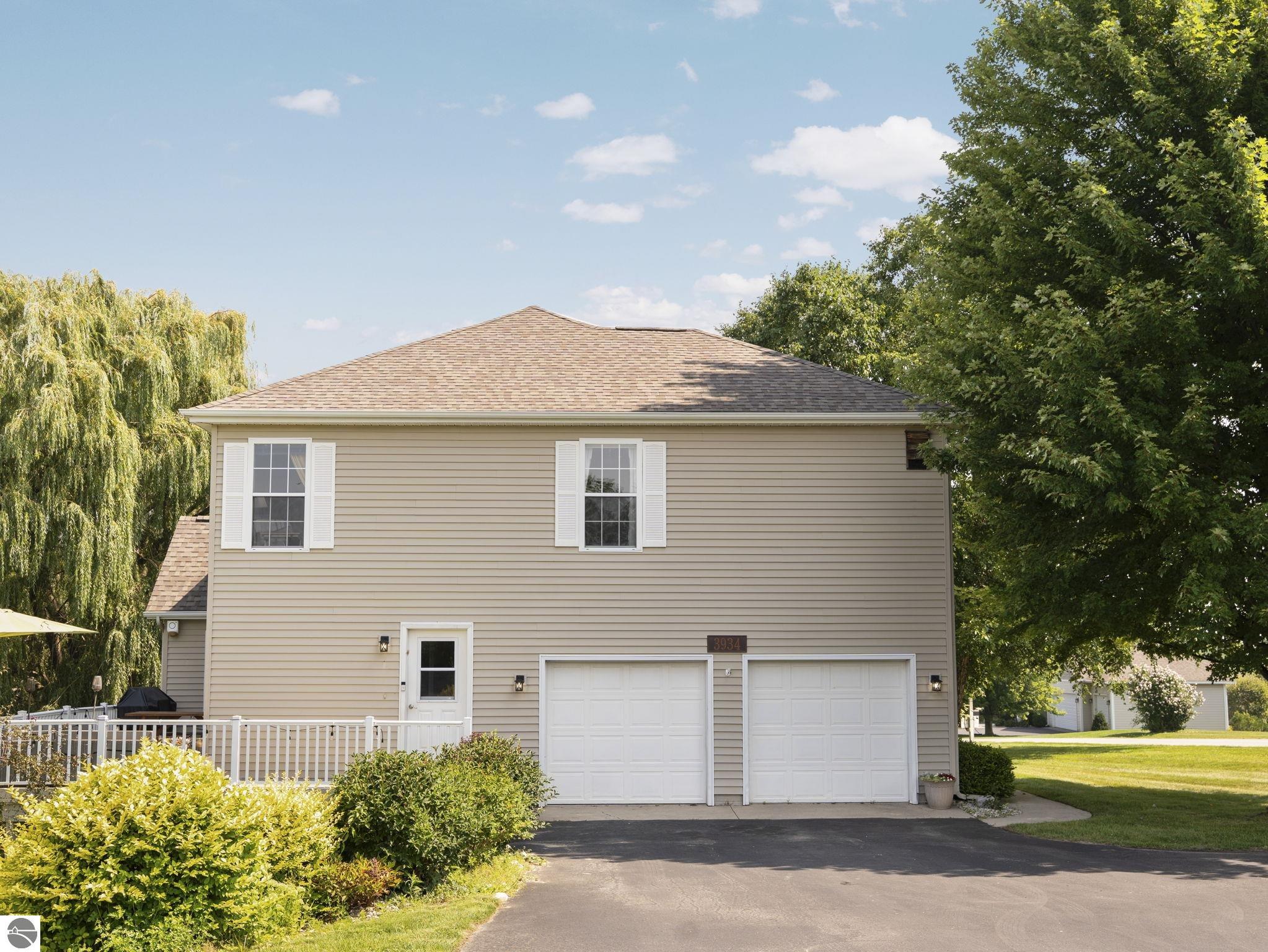 3934 Hidden Creek