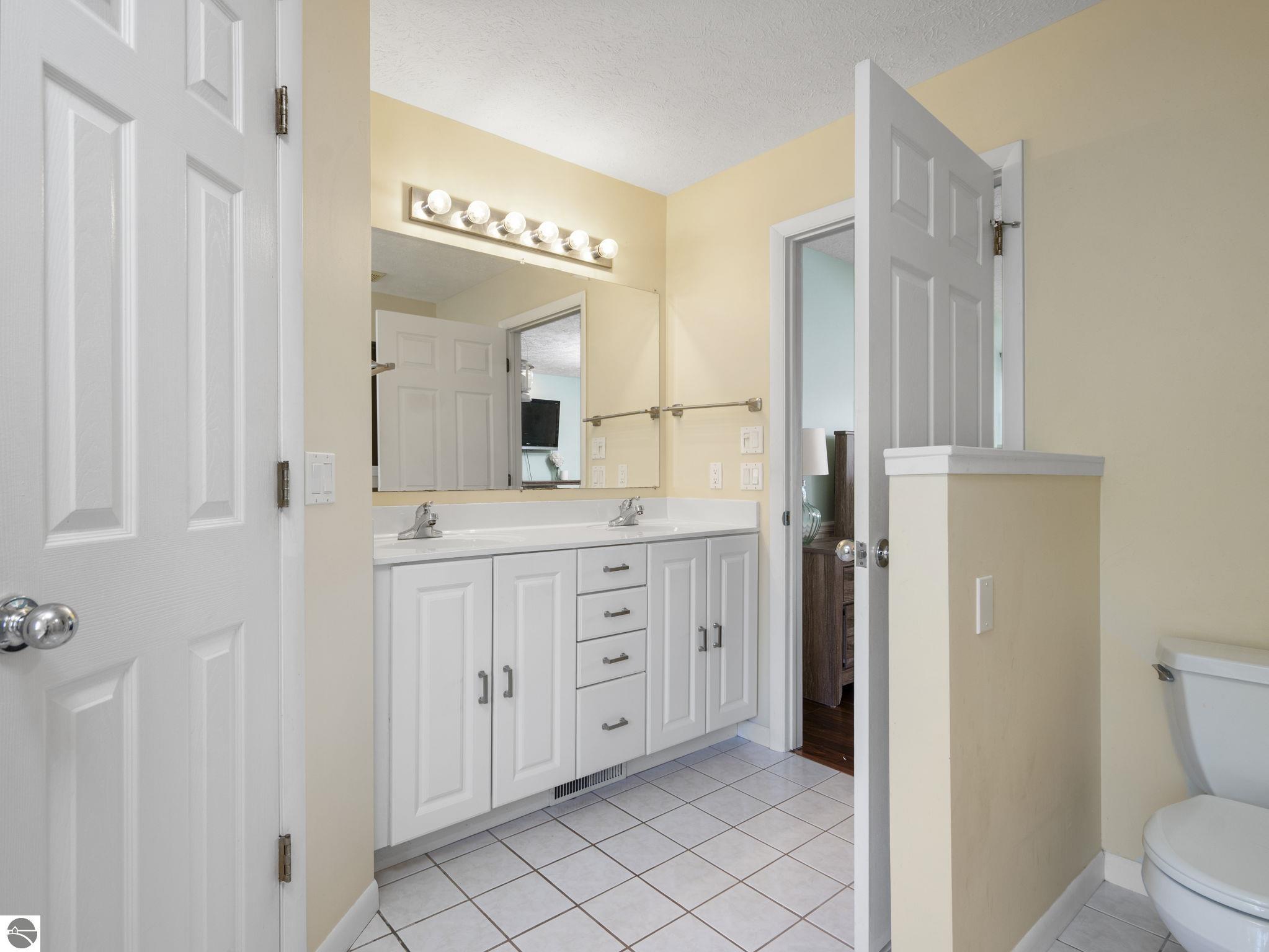 3934 Hidden Creek
