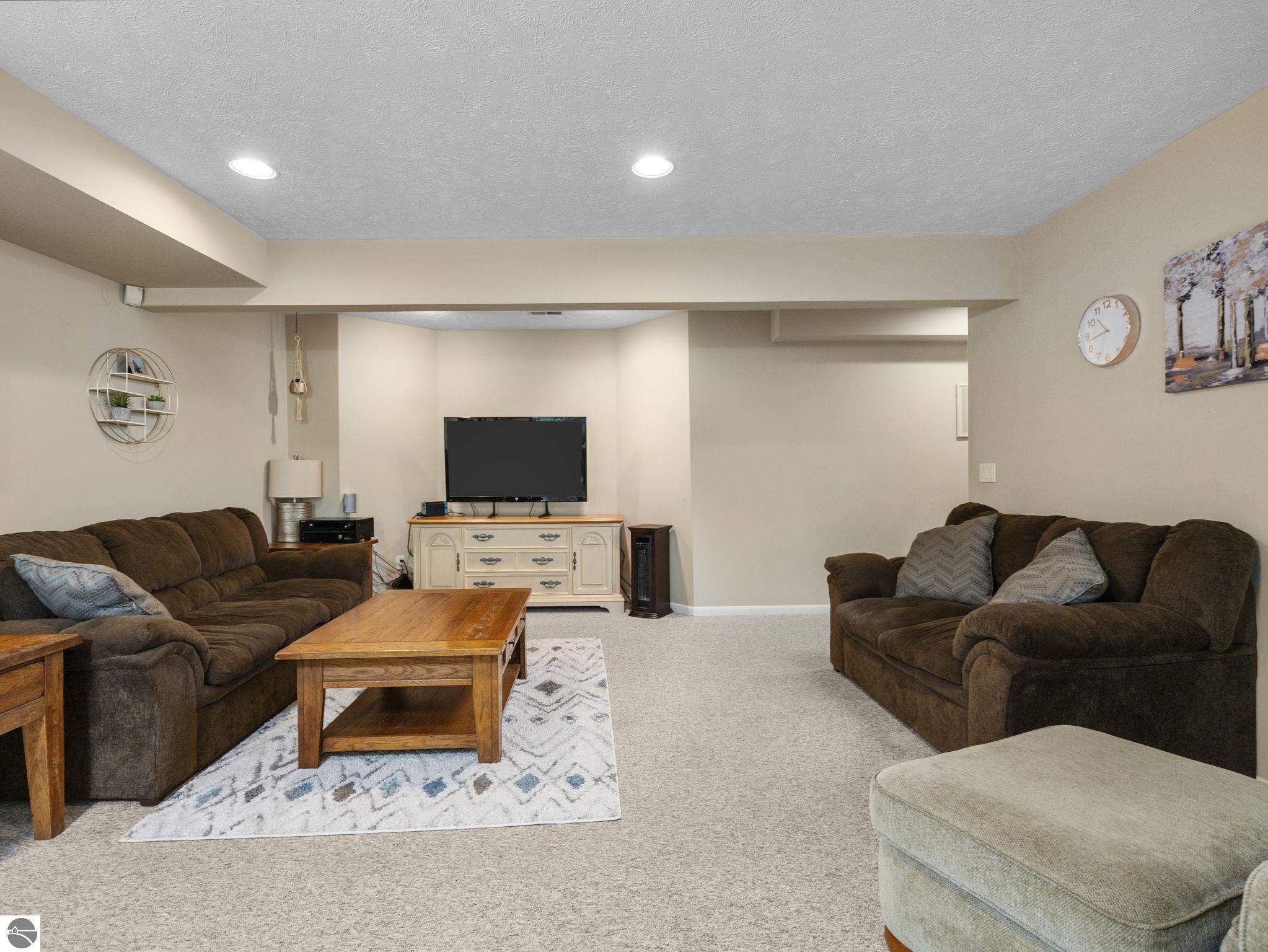 3934 Hidden Creek