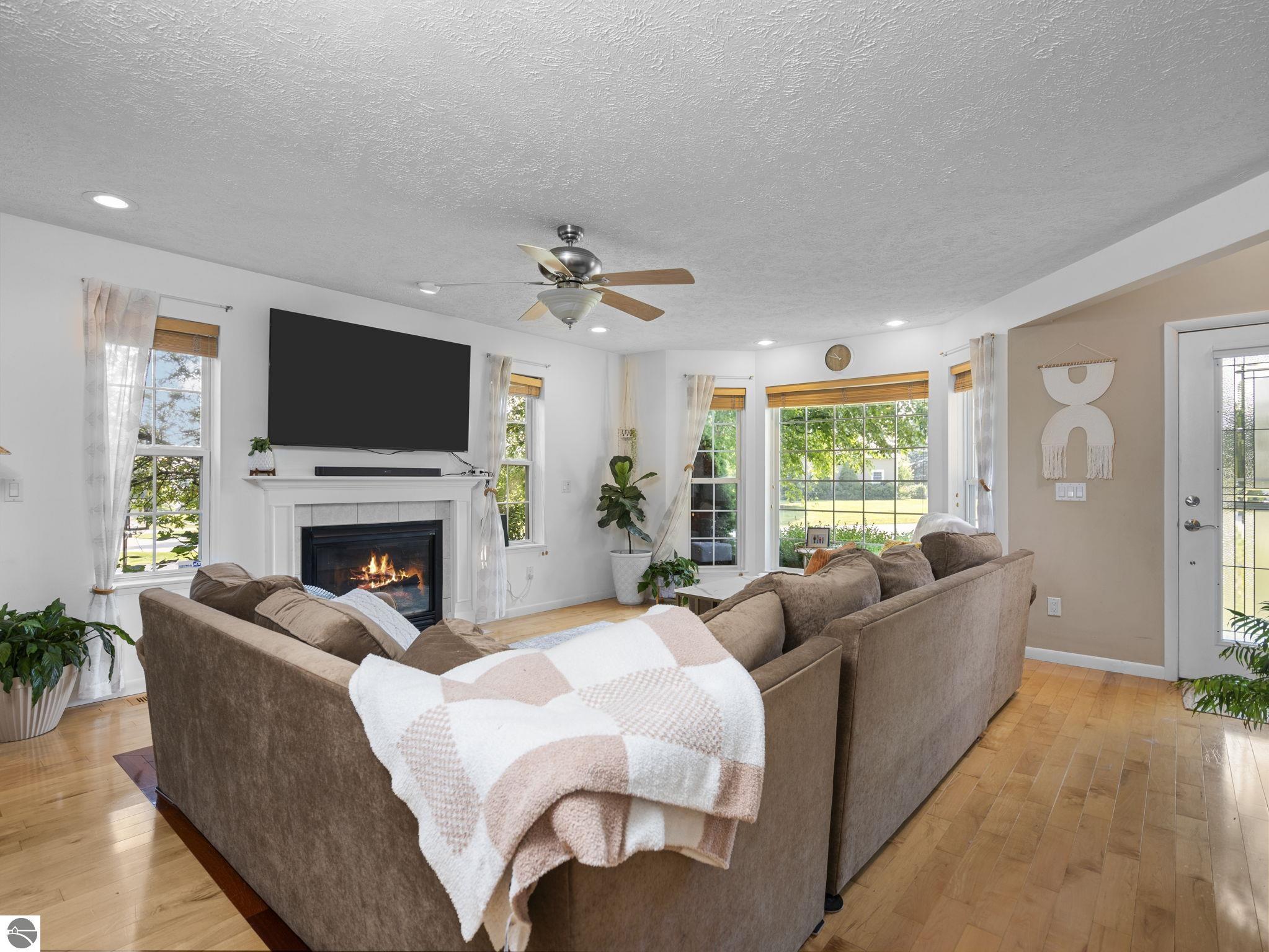 3934 Hidden Creek