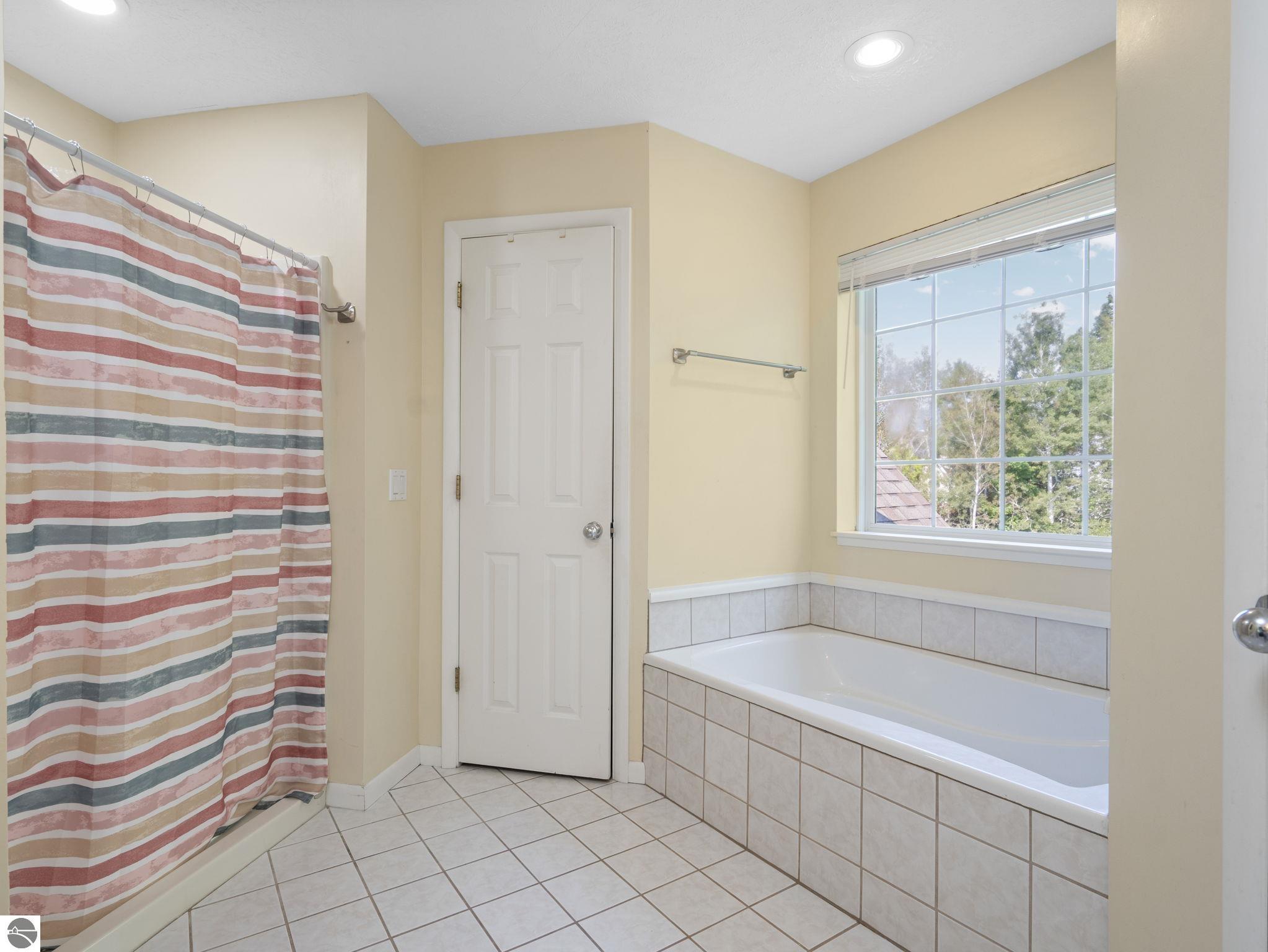 3934 Hidden Creek