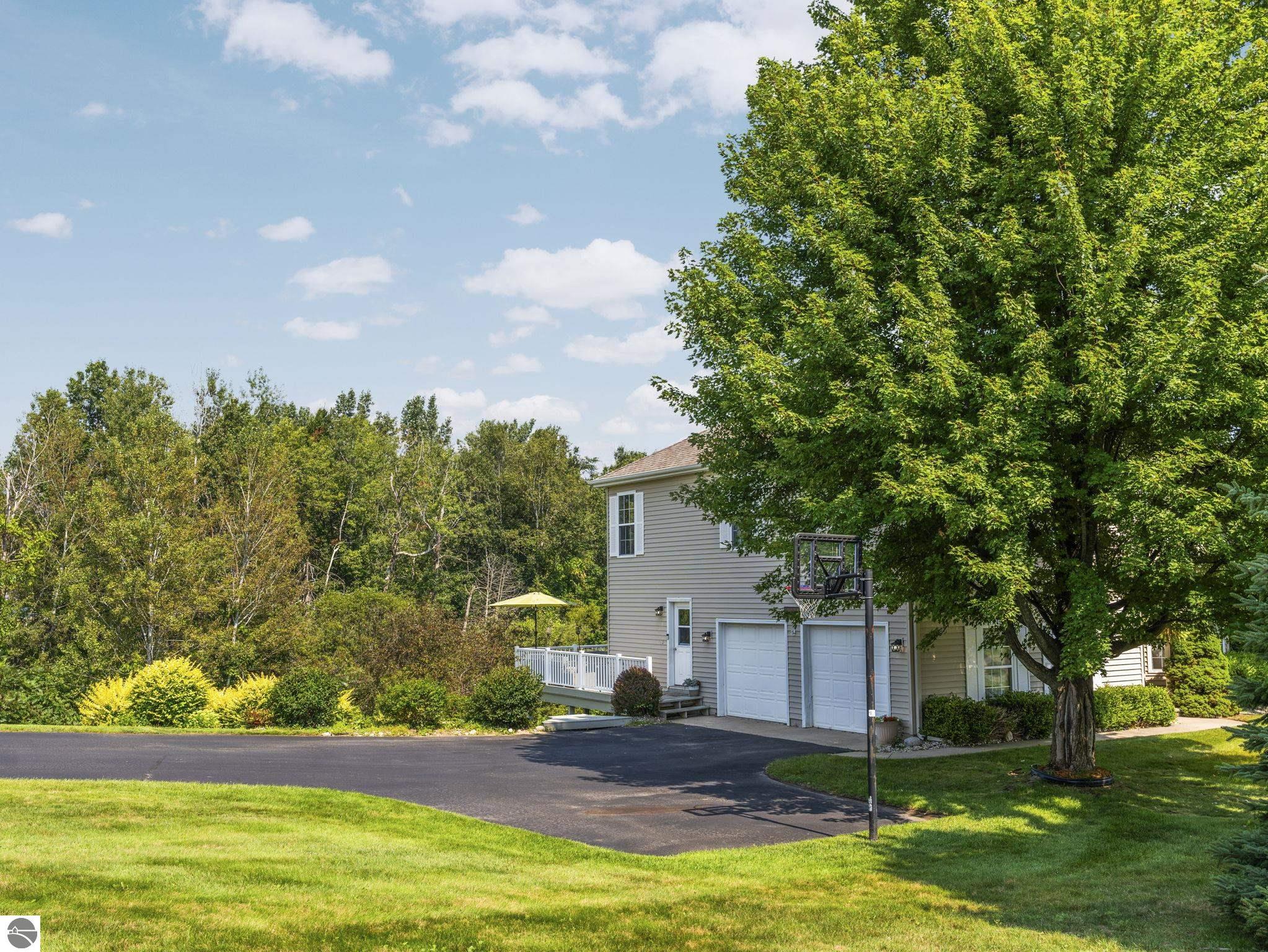 3934 Hidden Creek
