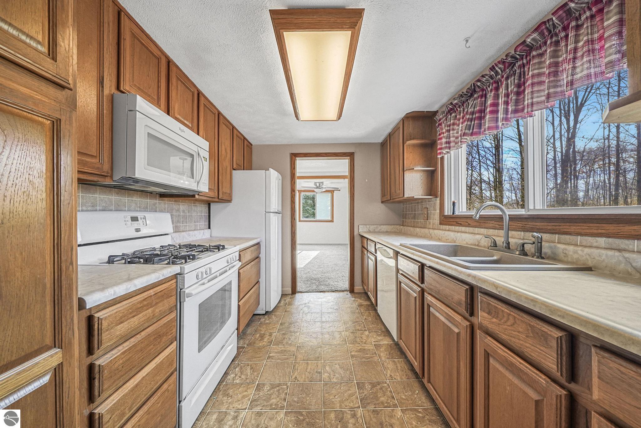 185 N Three Mile Road