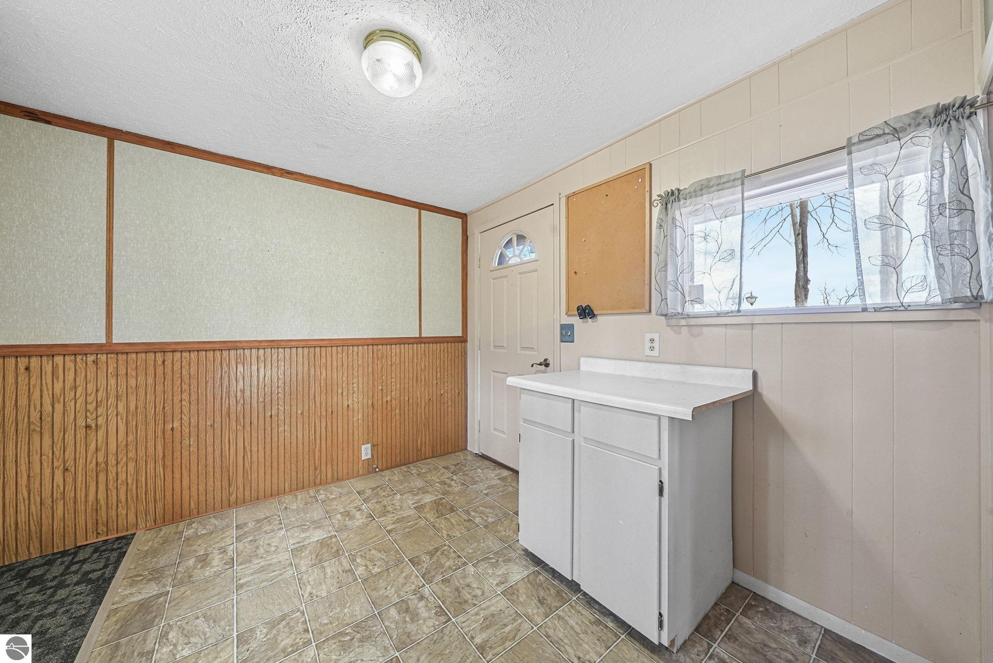 185 N Three Mile Road