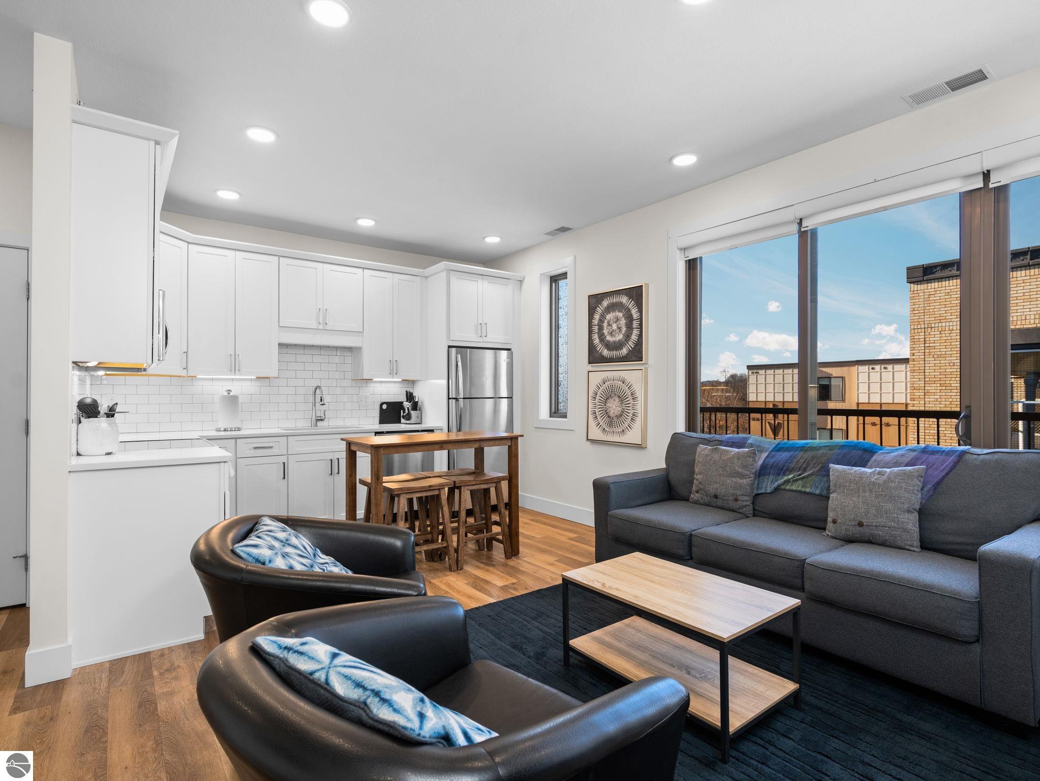 131 E Eighth Street # 315
