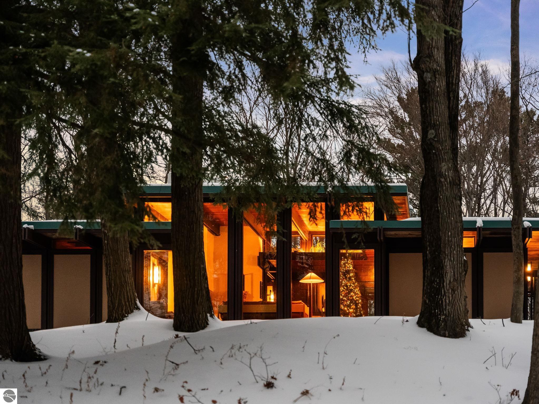 2991 Ishpeming Trail