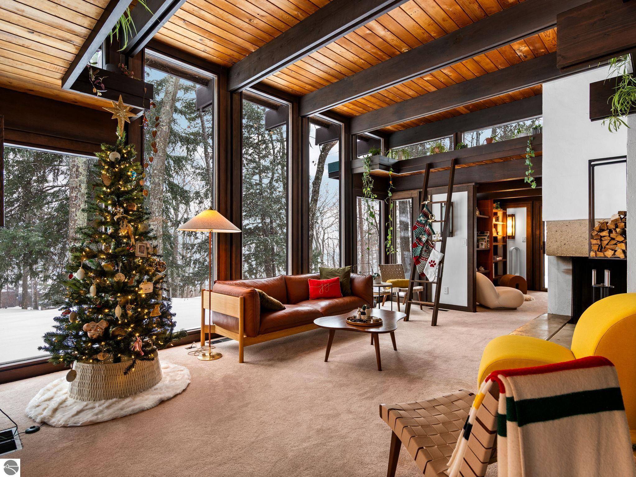 2991 Ishpeming Trail
