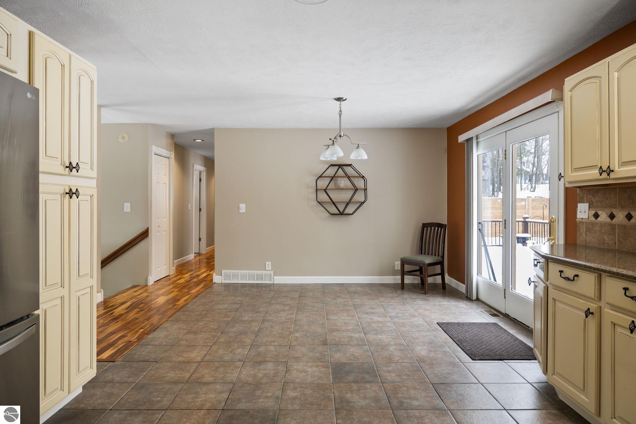 3303 Columbine Court