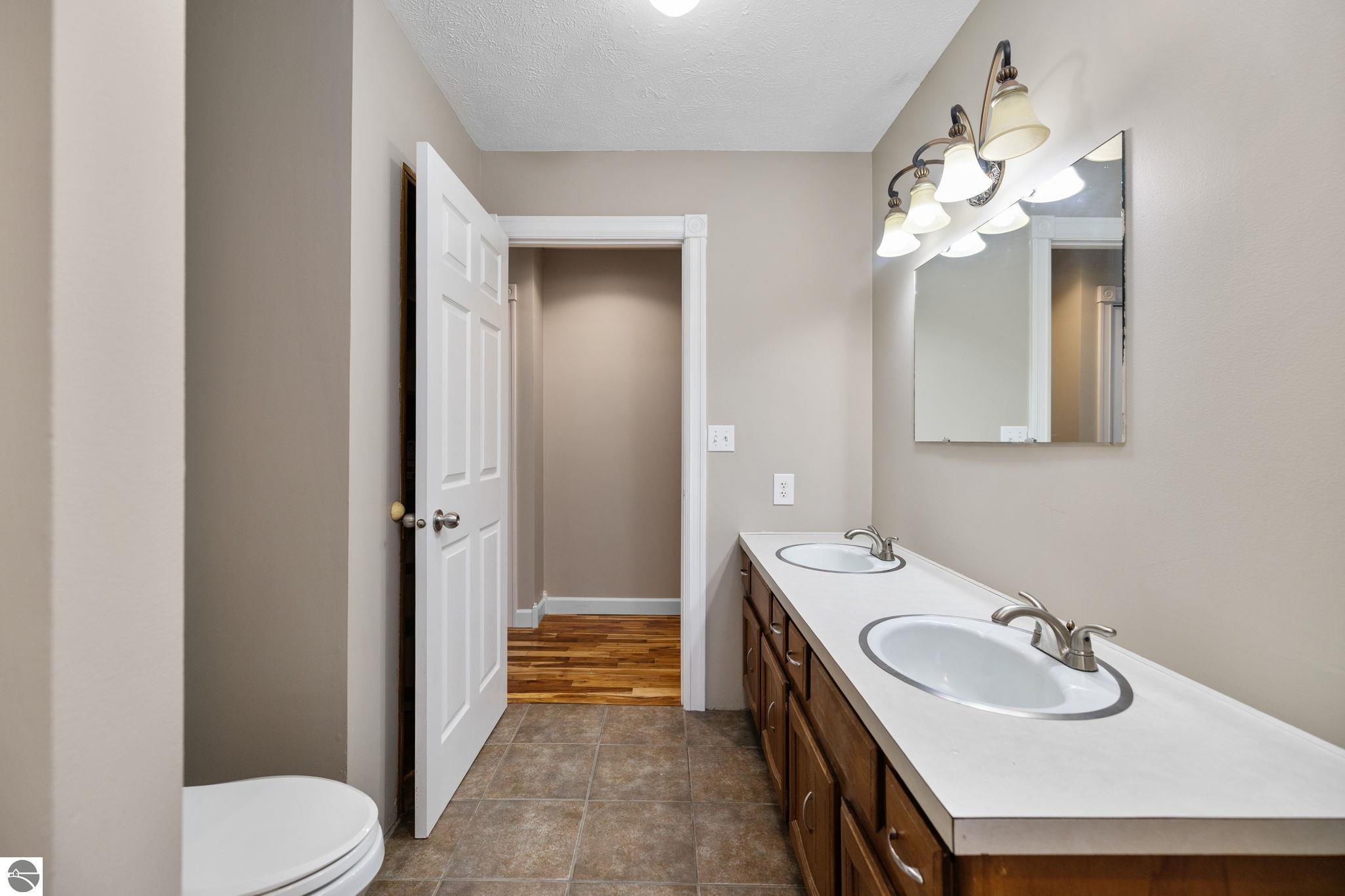 3303 Columbine Court