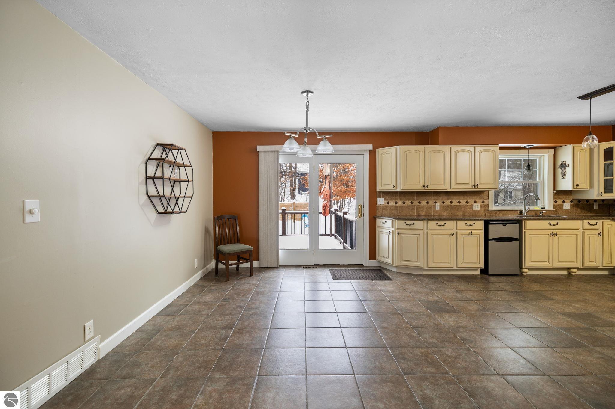 3303 Columbine Court