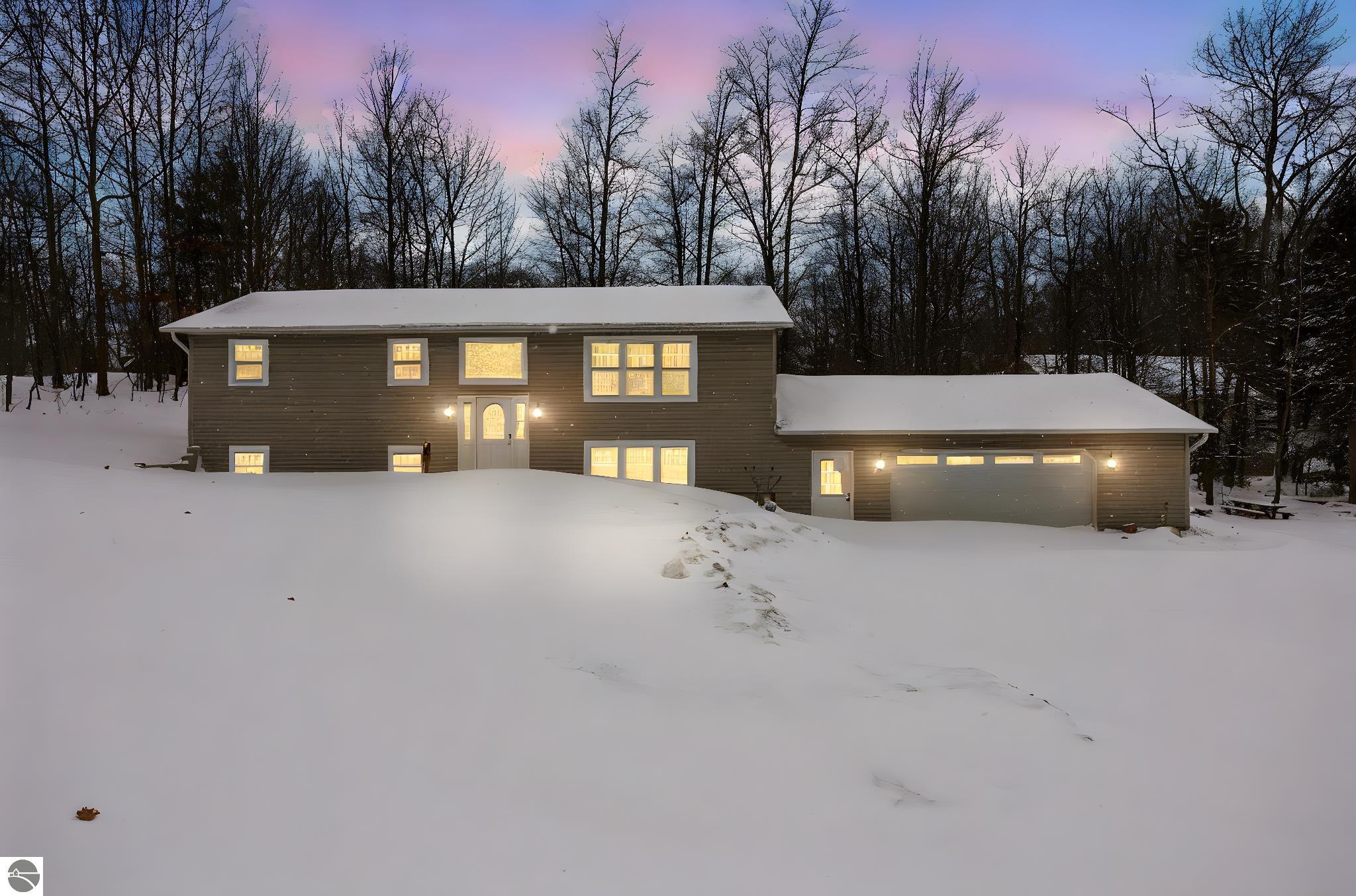 3303 Columbine Court