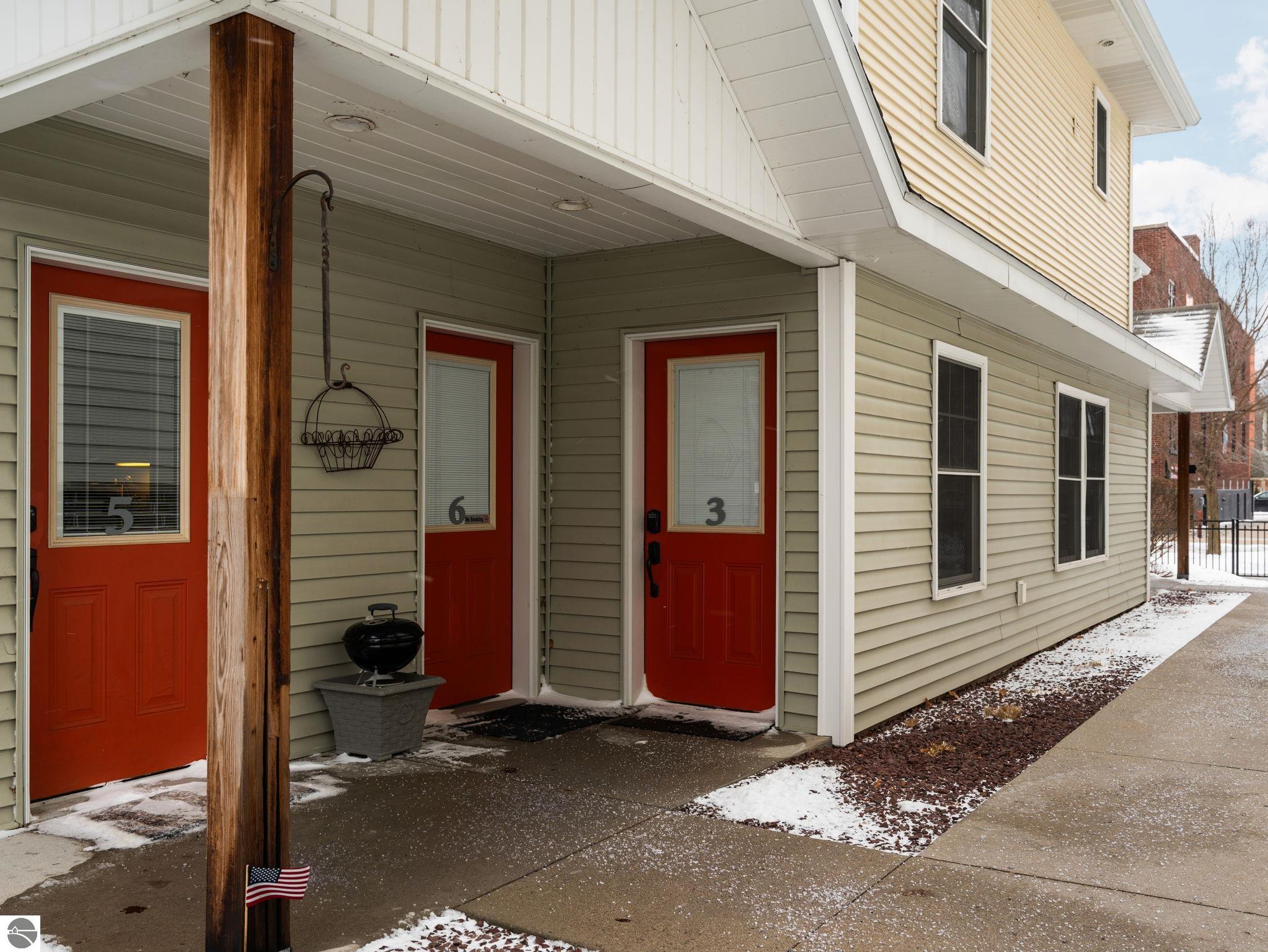 143 E Eighth Street # 103
