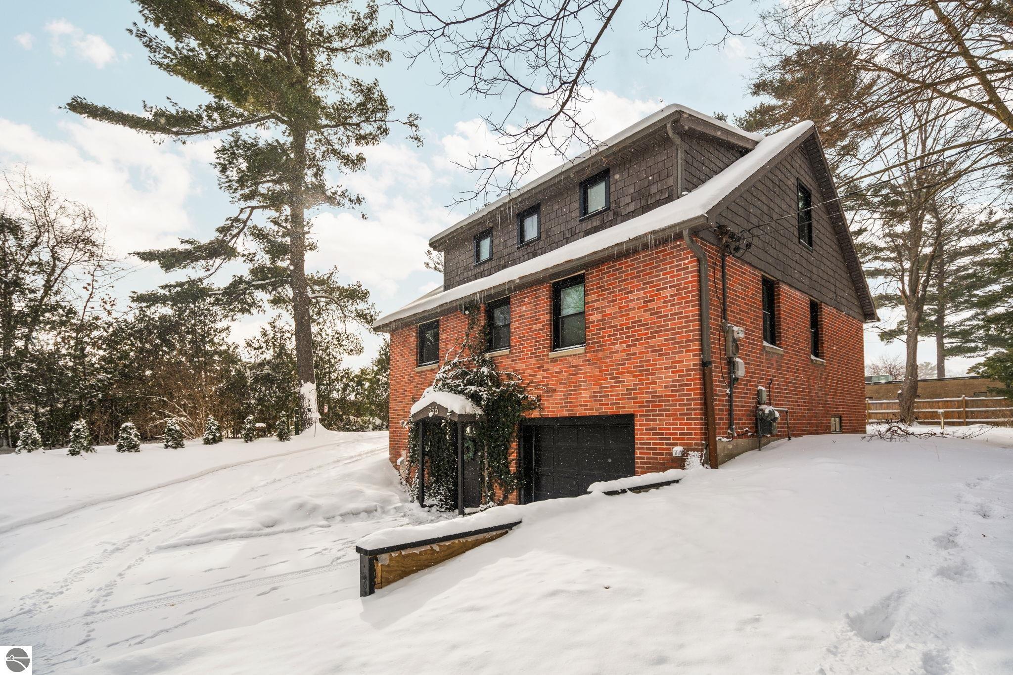 356 Huron