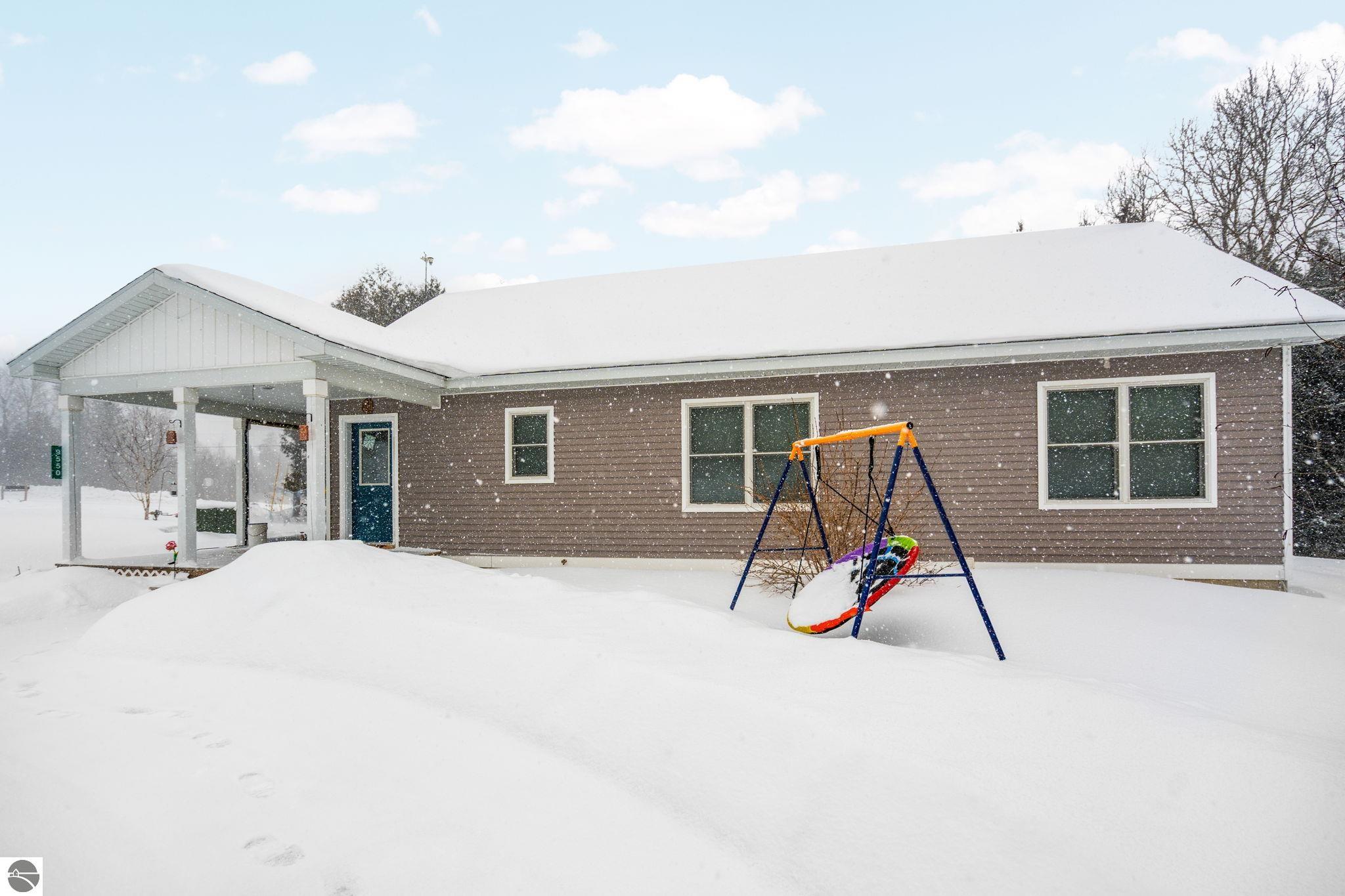 9550 N Manitou Trail