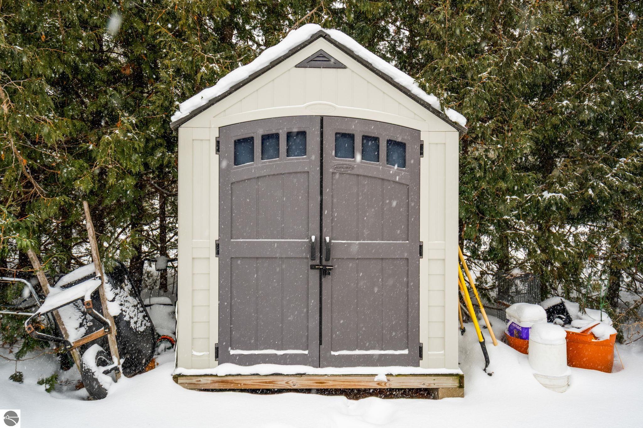 9550 N Manitou Trail