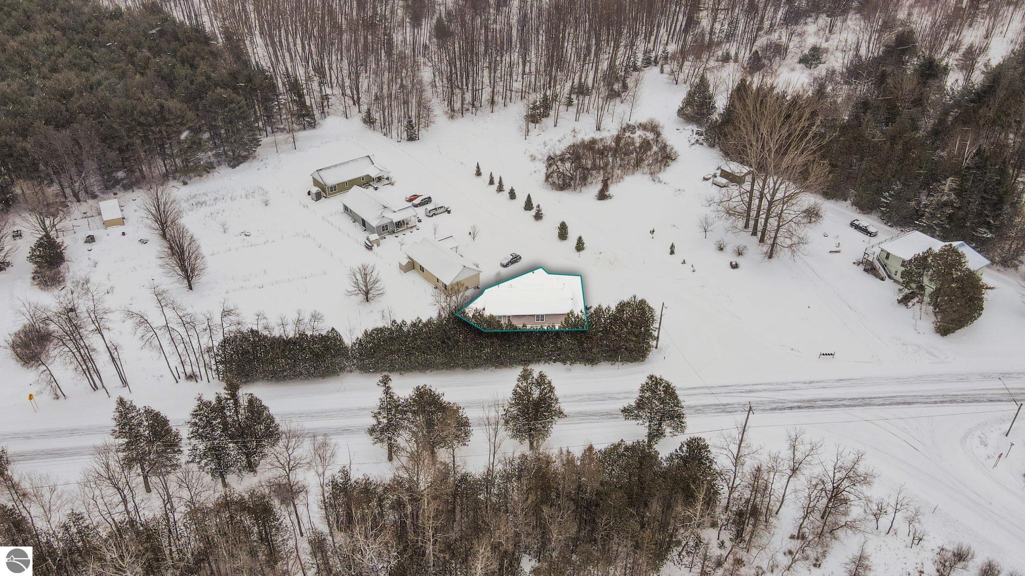 9550 N Manitou Trail