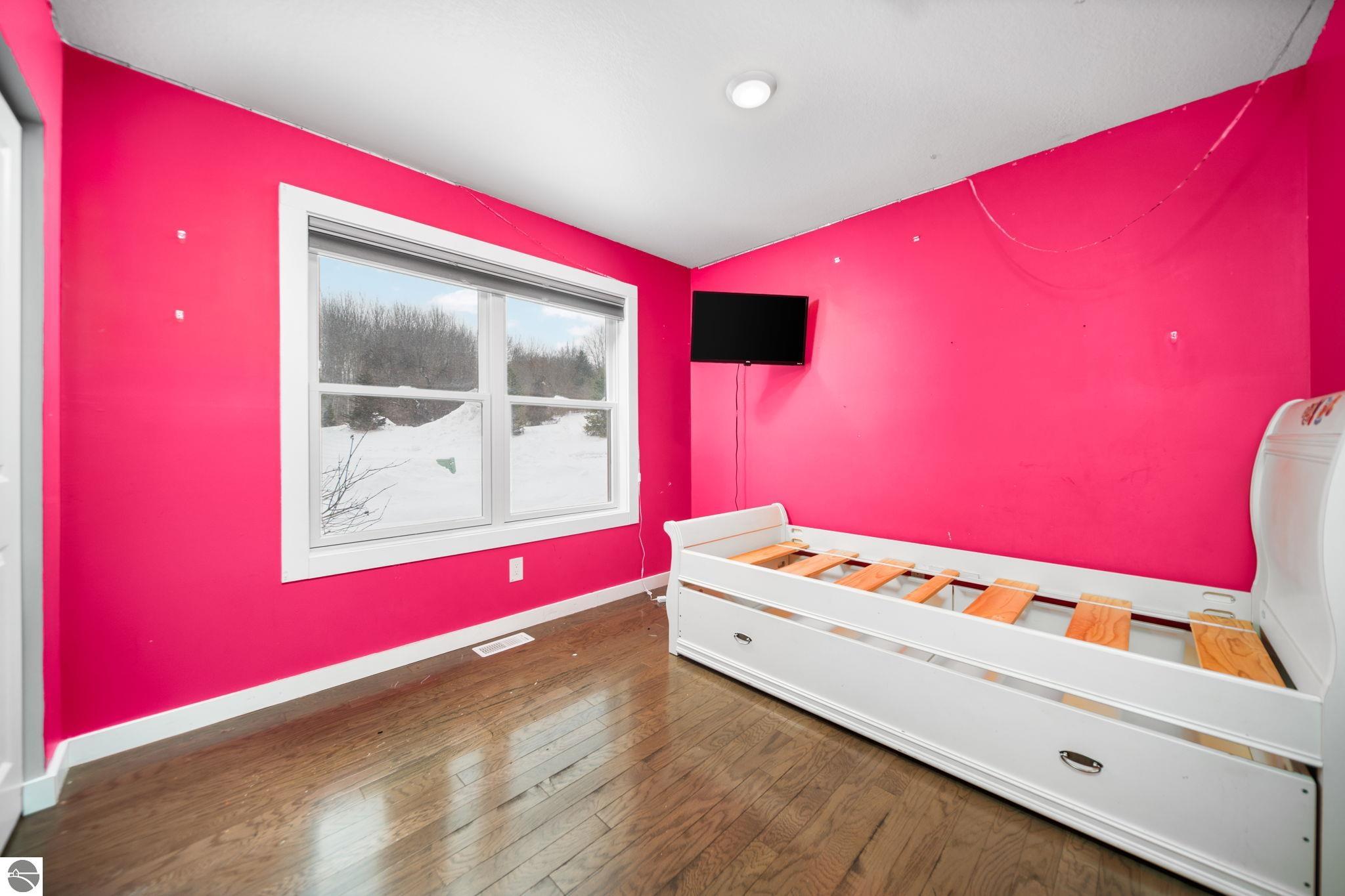 9550 N Manitou Trail