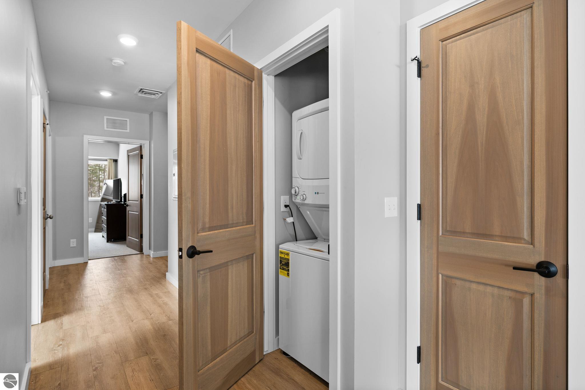 225 E Seventeenth Street # 3C