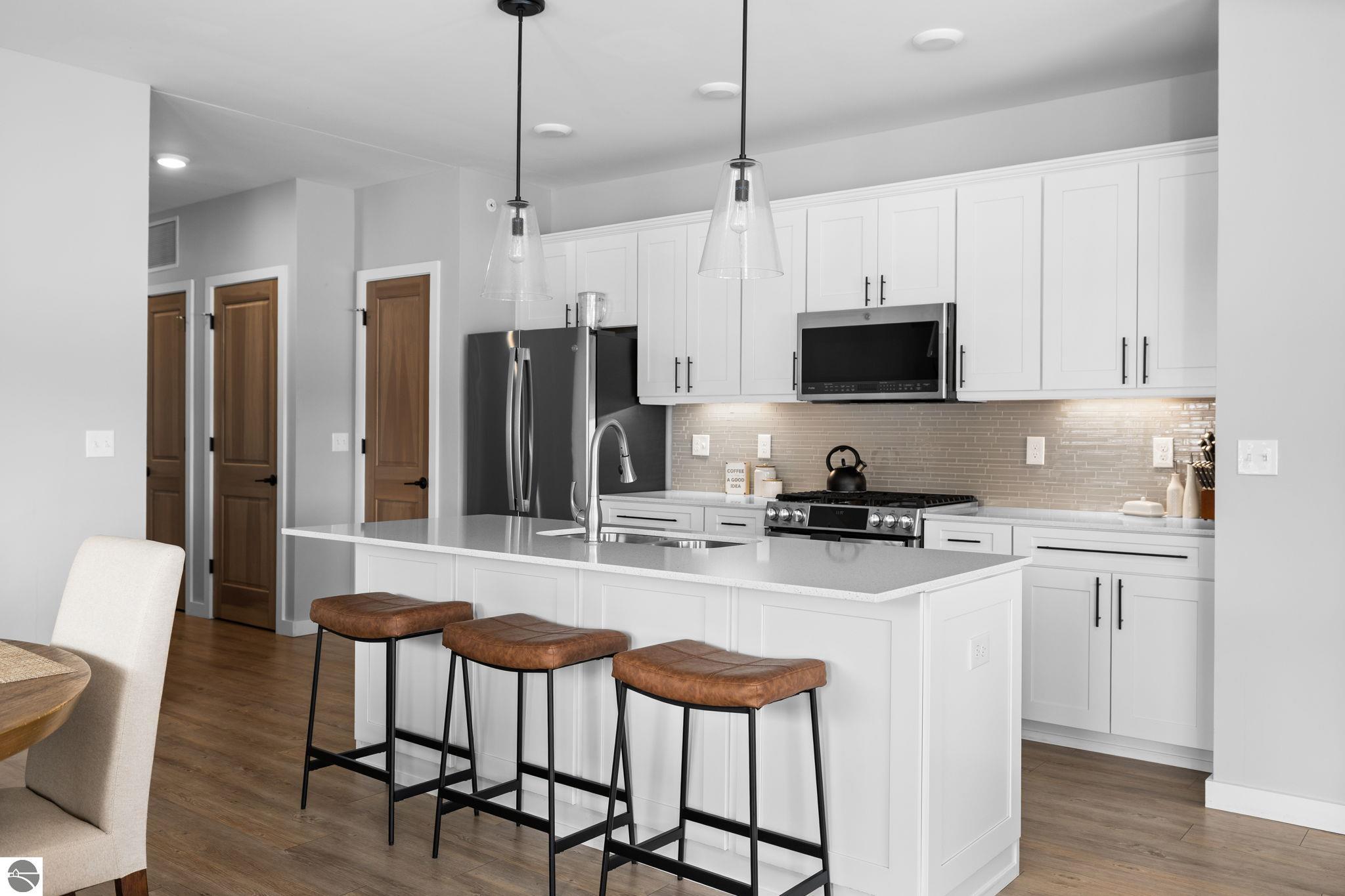 225 E Seventeenth Street # 3C