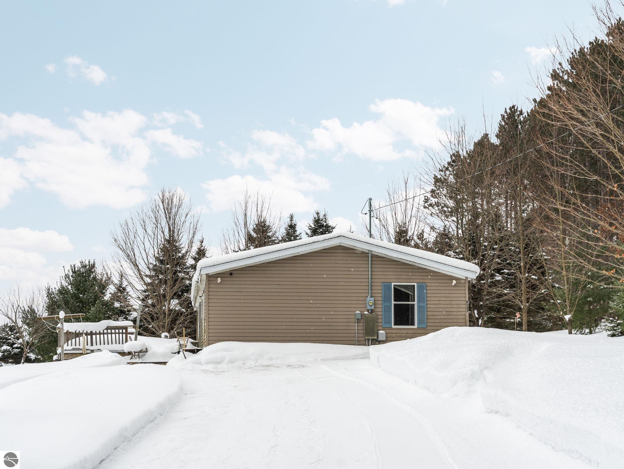 8127 Wood Road
