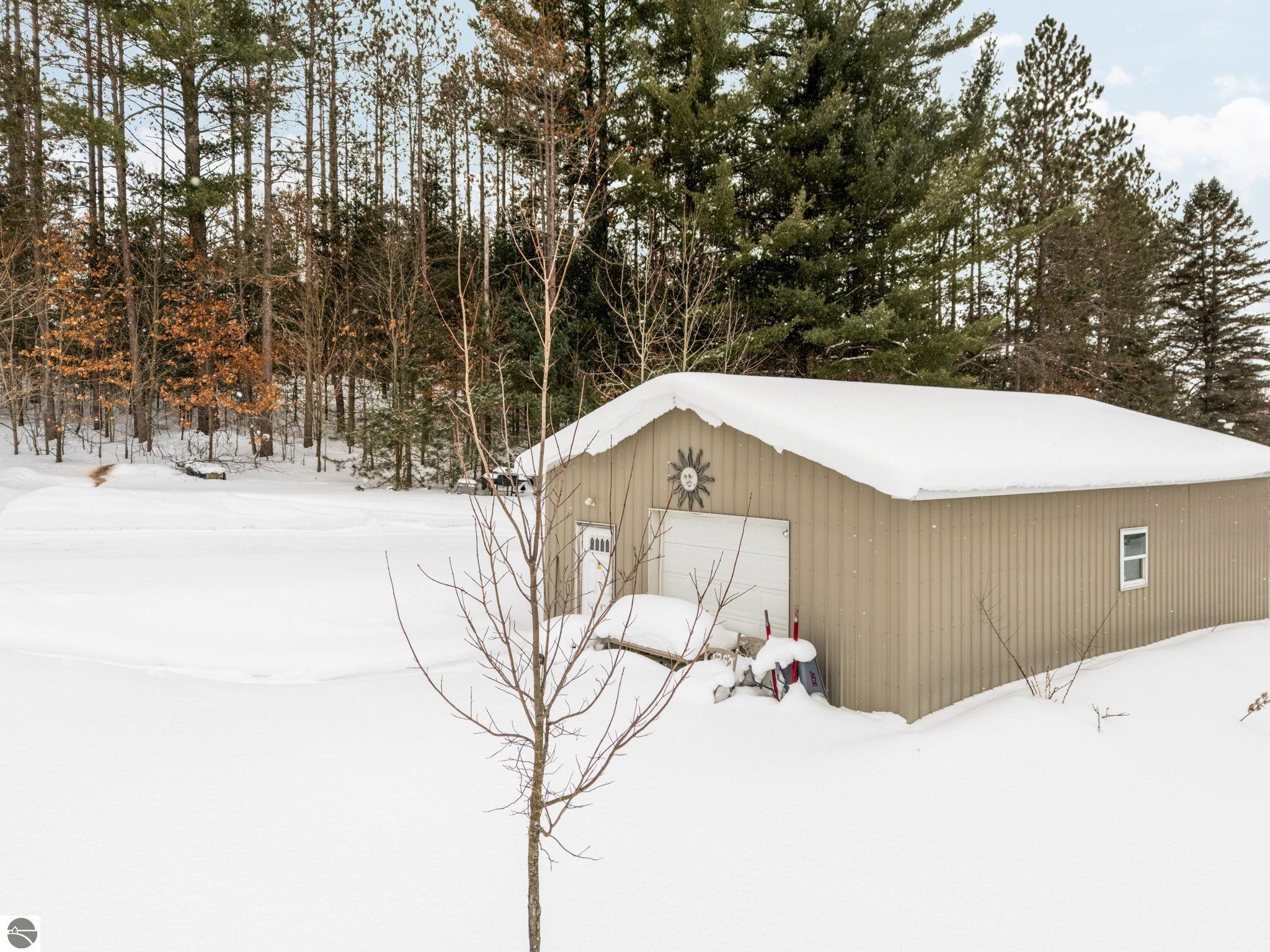 8127 Wood Road
