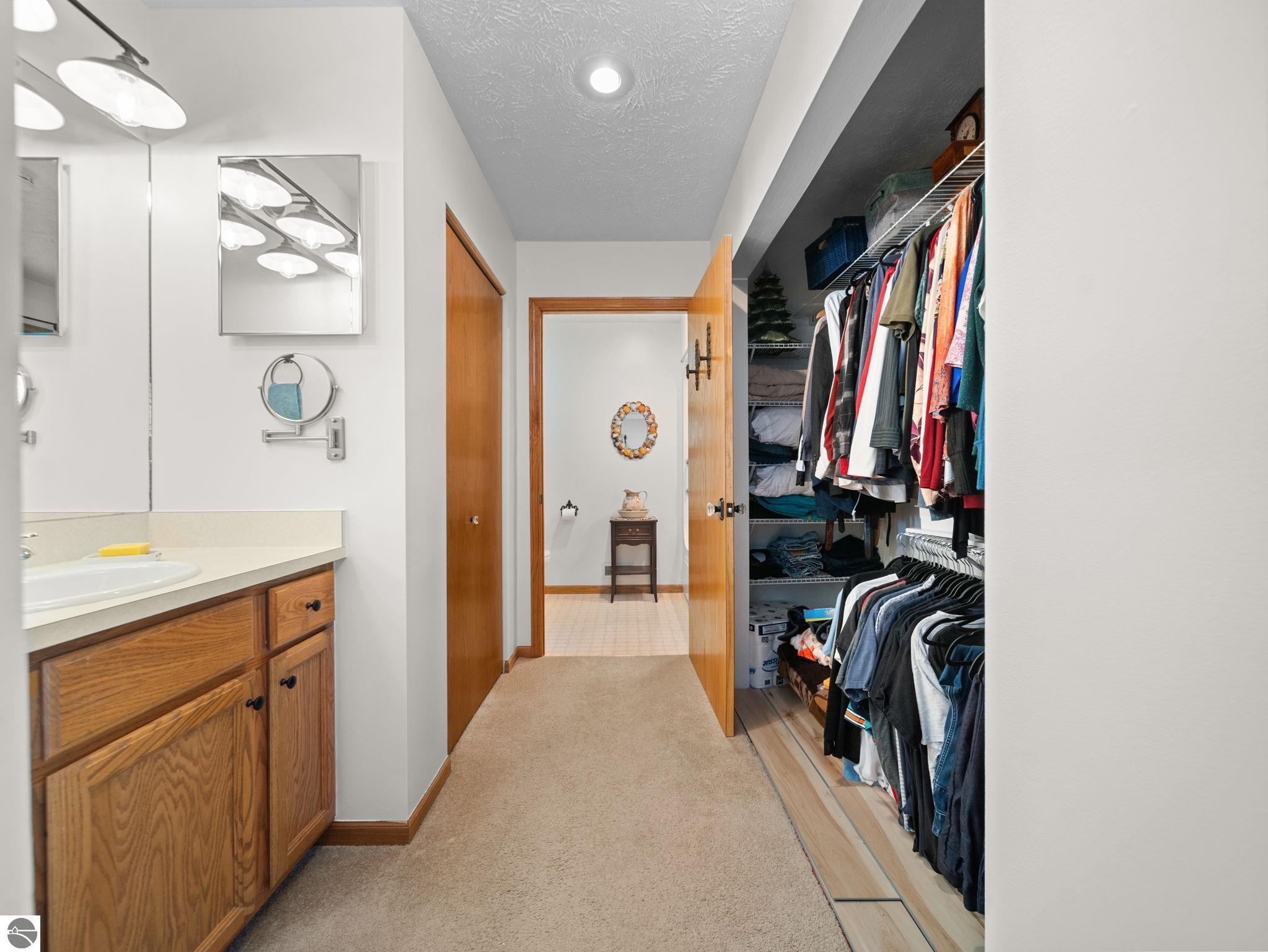 1049 Hemingway Lane