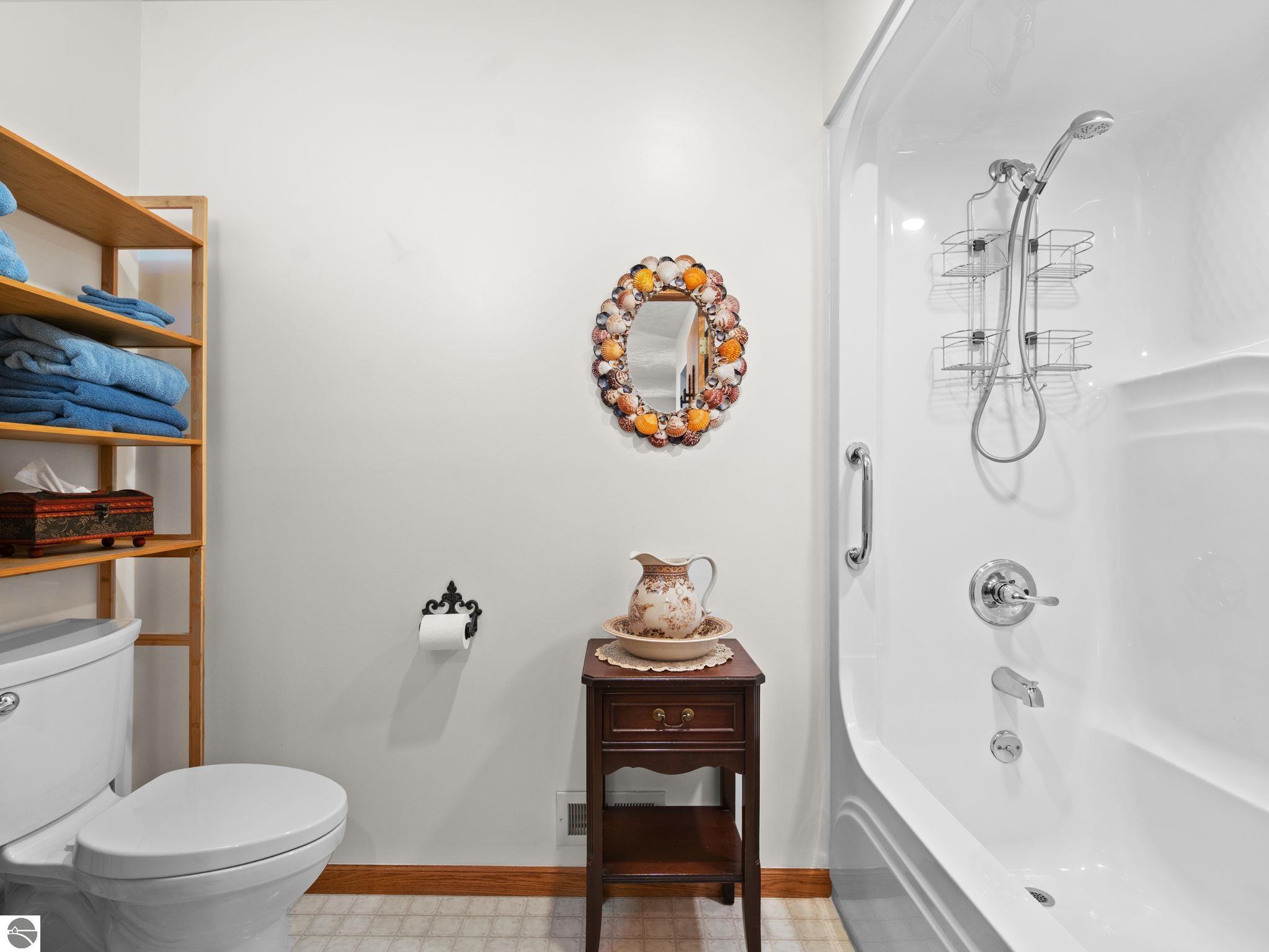 1049 Hemingway Lane