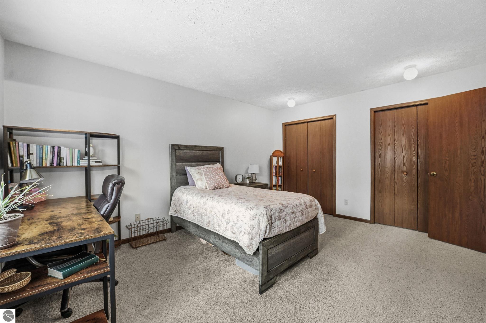 3906 Sherwood Forest Drive # 19