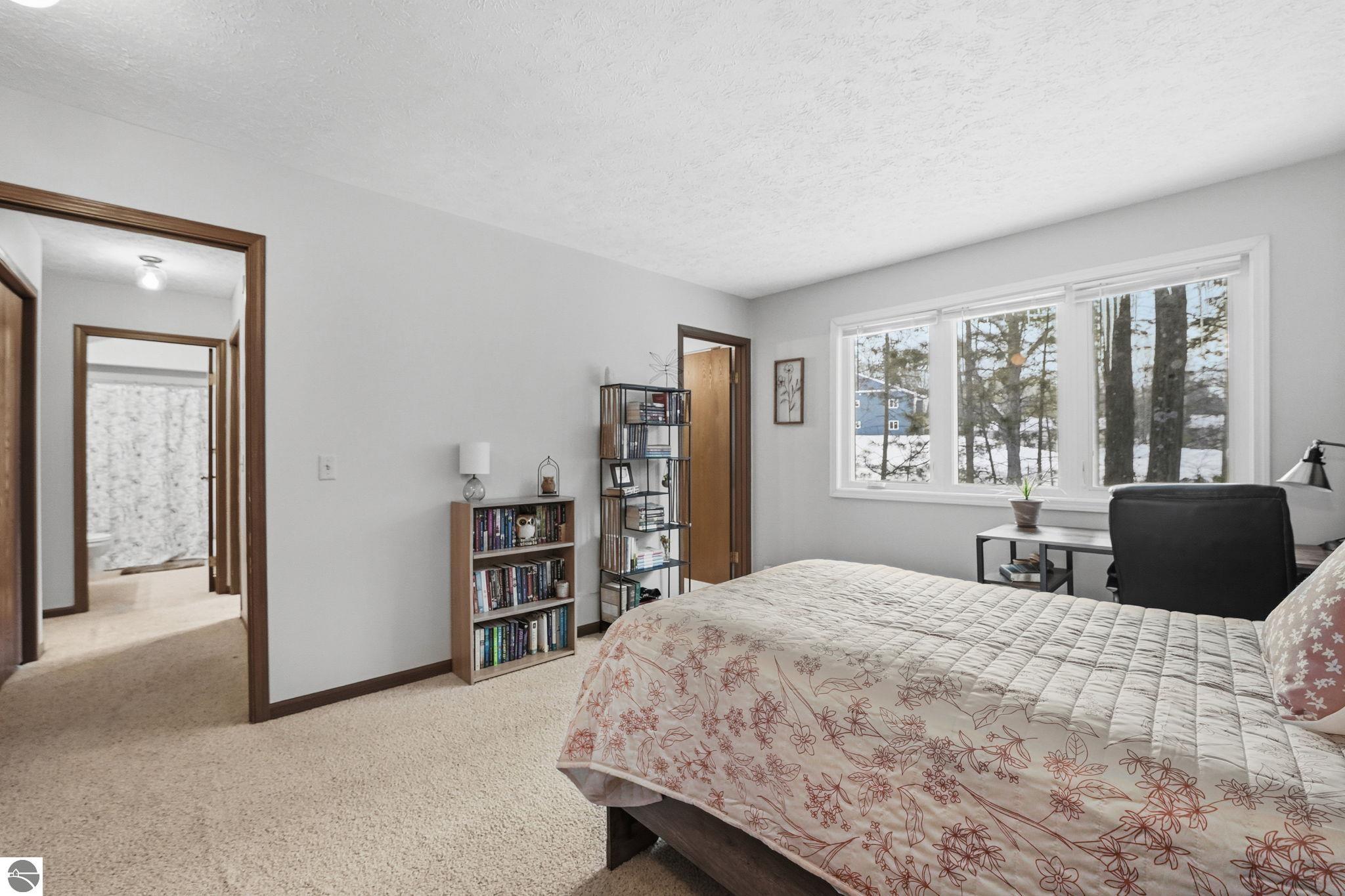 3906 Sherwood Forest Drive # 19