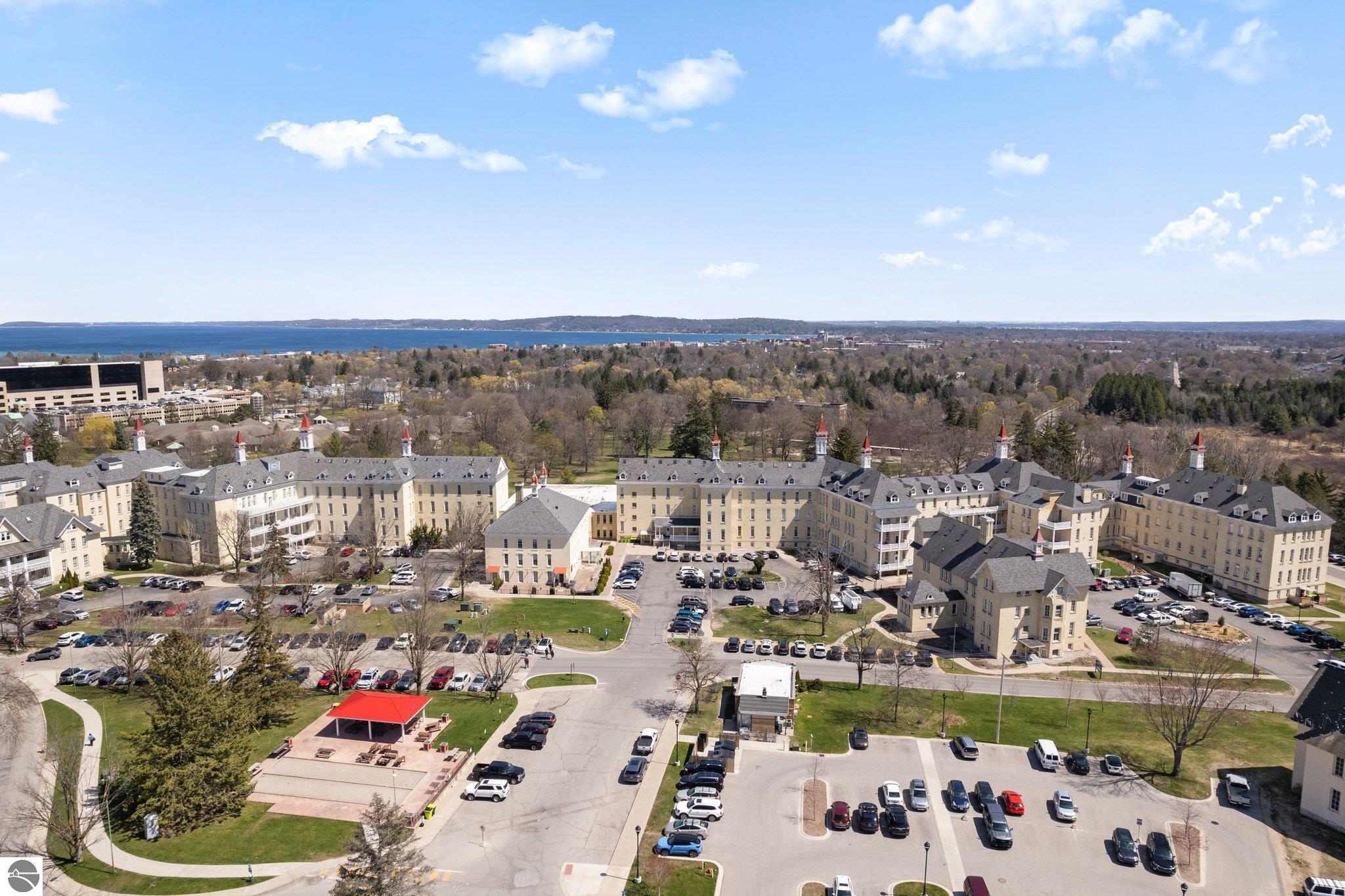 800-319 Cottageview Drive # 319