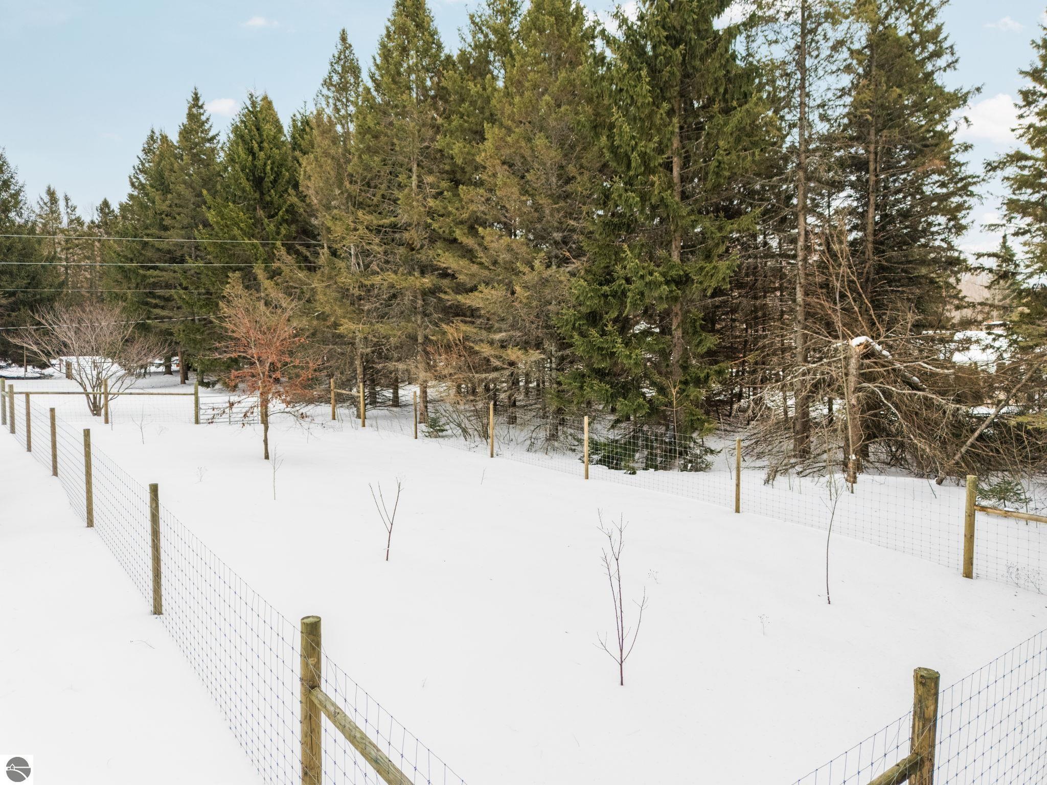 2075 S Lake Leelanau