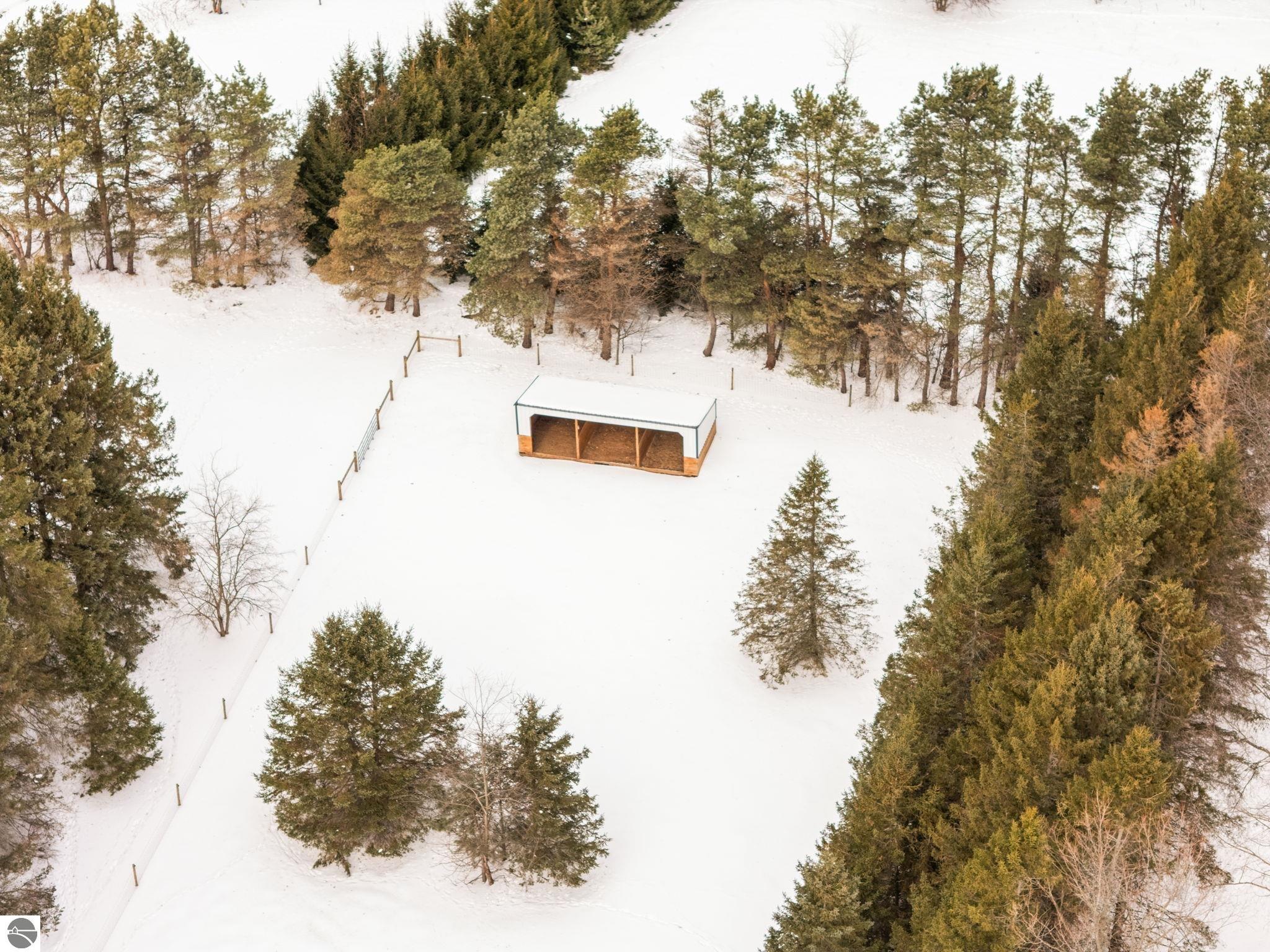 2075 S Lake Leelanau